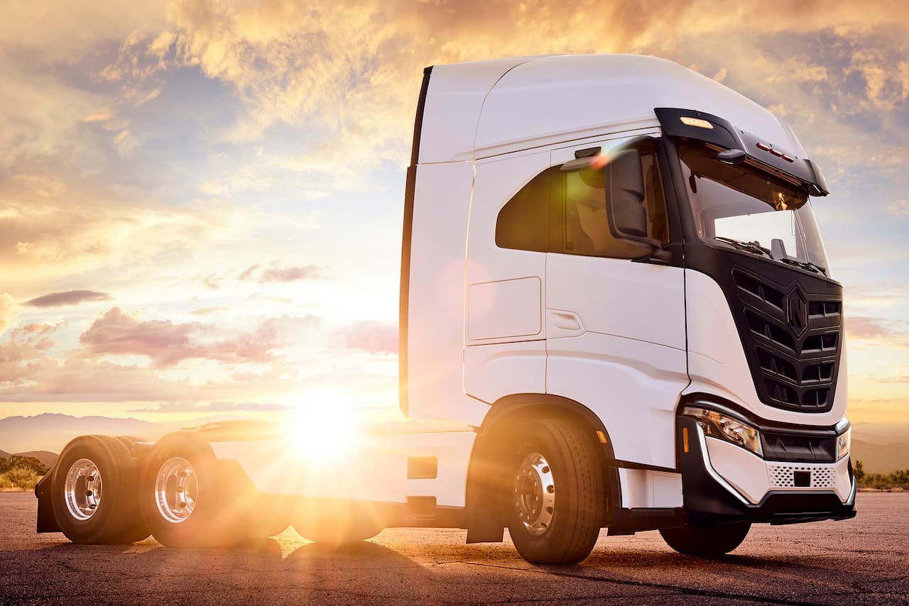 Cover Image for Nikola und Proterra vereinbaren Batteriepartnerschaft für E-LKW