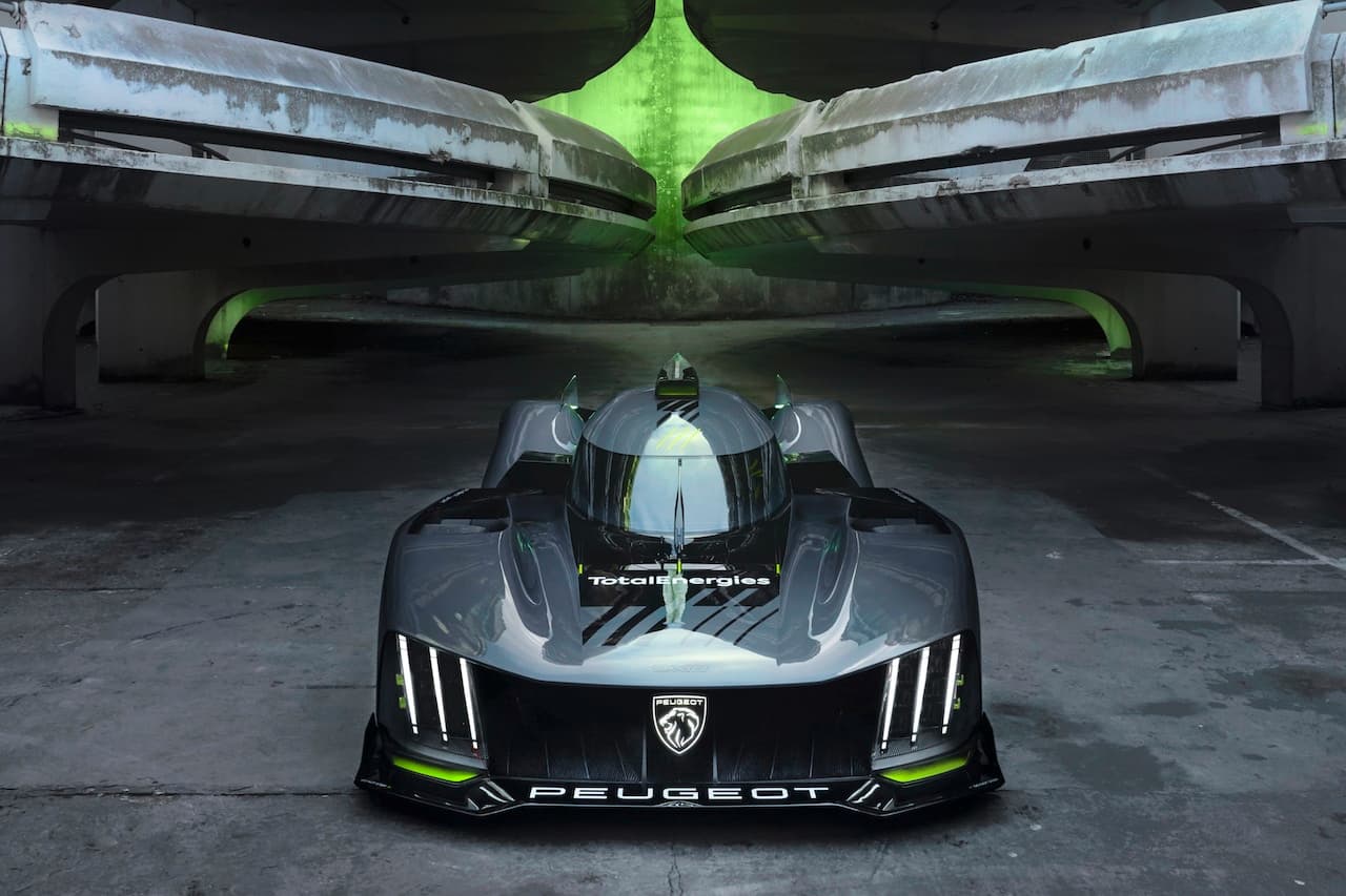 Cover Image for Mit 1000 PS durch die Nacht: Peugeot Le-Mans-Rennwagen 9X8 HYBRID