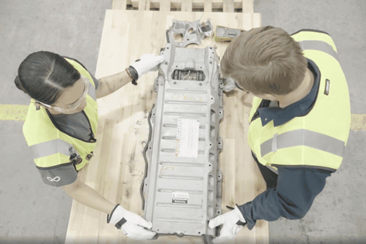 Cover Image for Toyota und Redwood arbeiten an Wertstoffkreislauf für E-Auto-Akkus