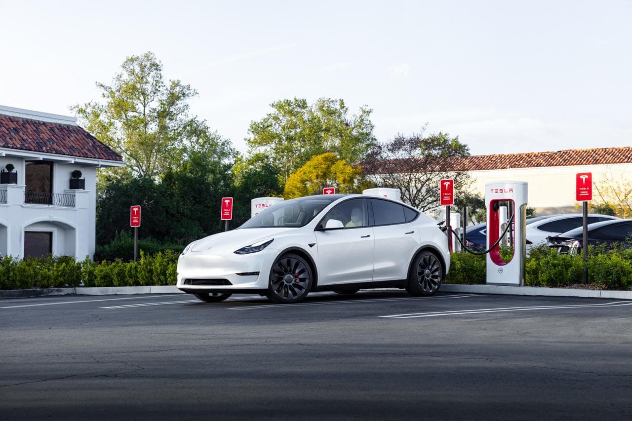 Cover Image for Tesla eröffnet 800. Supercharger-Standort in Europa