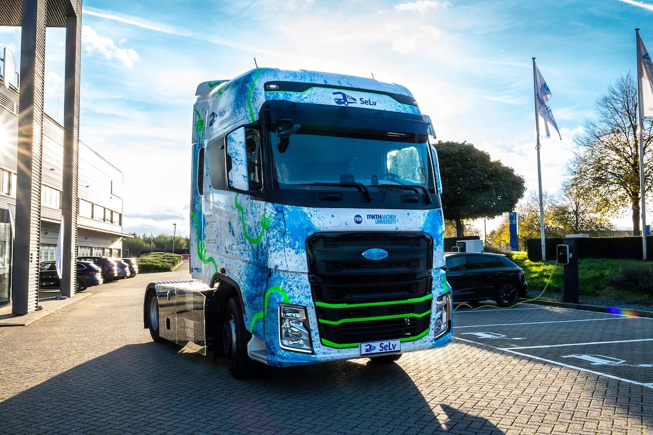 Cover Image for PEM präsentiert brennstoffzellenfähigen Schwerlast-Elektro-Lkw