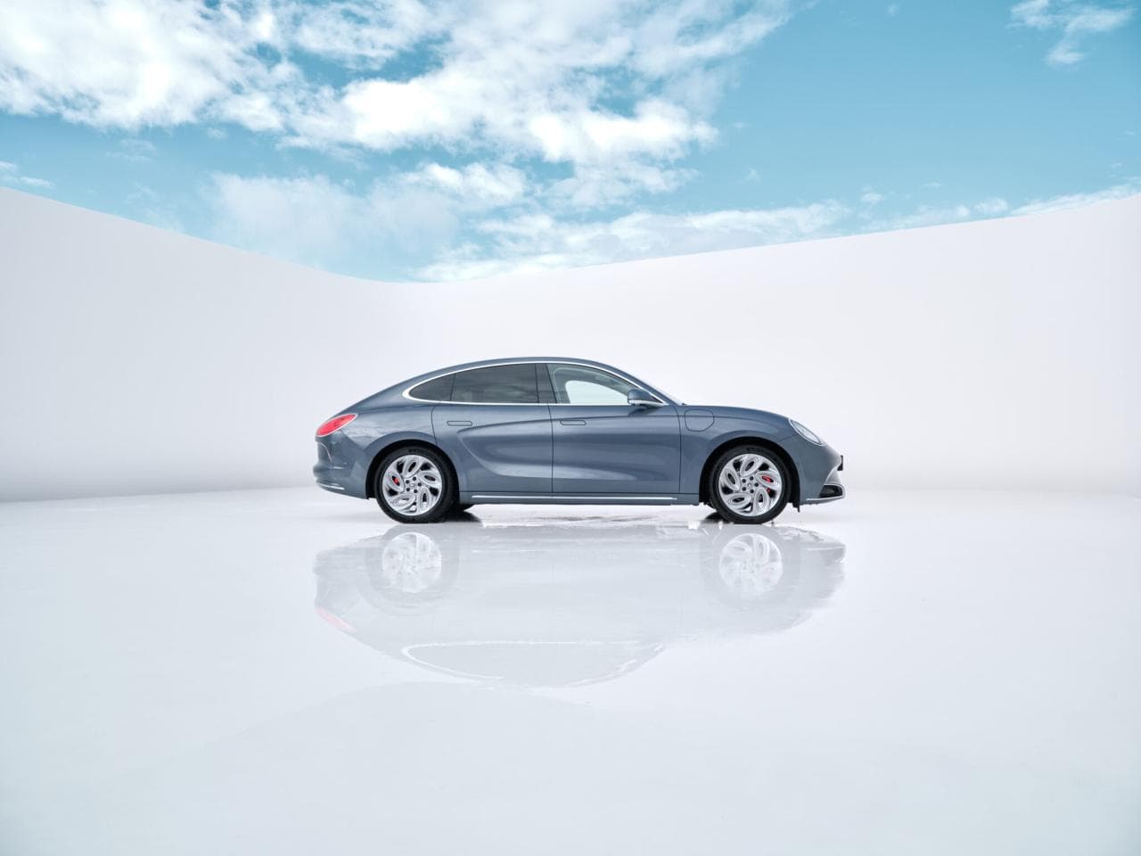 Cover Image for Ora will 2023 mindestens 6.000 Funky Cat in Deutschland verkaufen