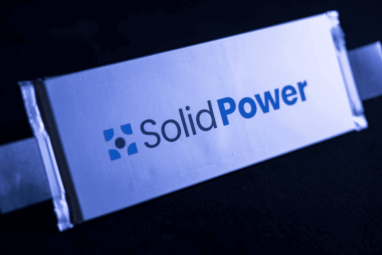 Cover Image for BMW vertieft Feststoffzellen-Entwicklung mit Solid Power