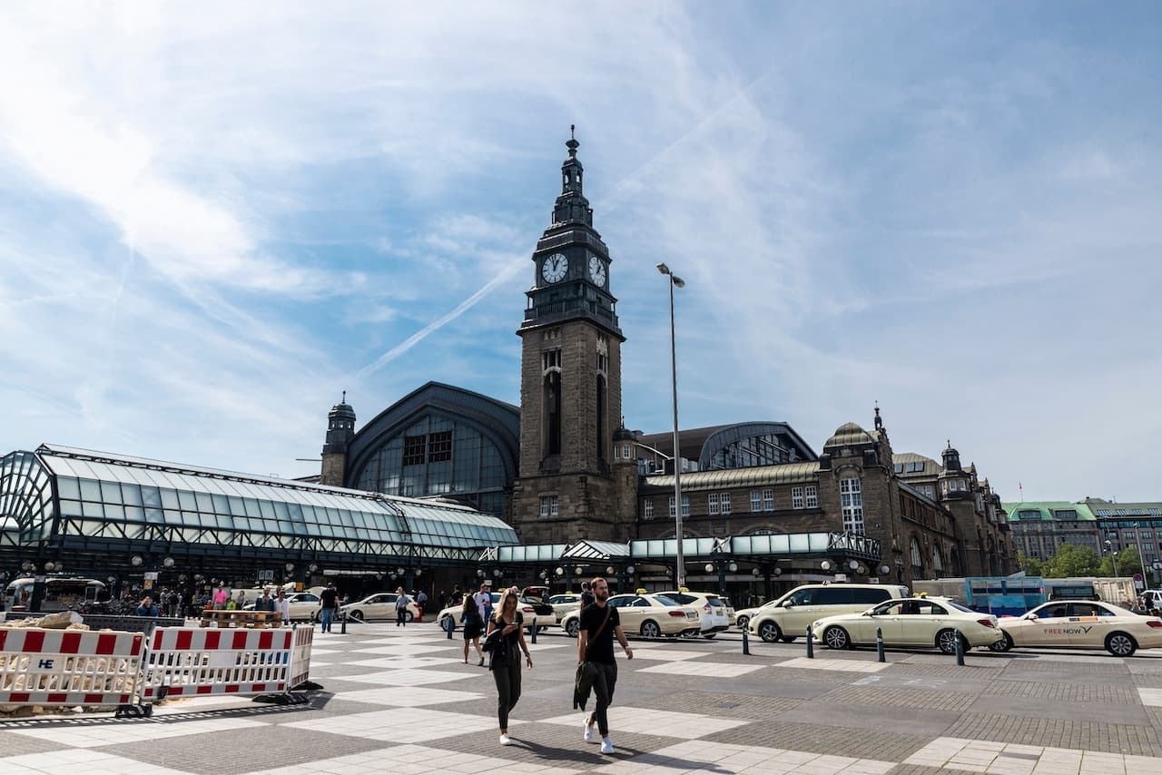 Cover Image for Hamburg beschließt Verbrenner-Aus für Taxis ab 2025