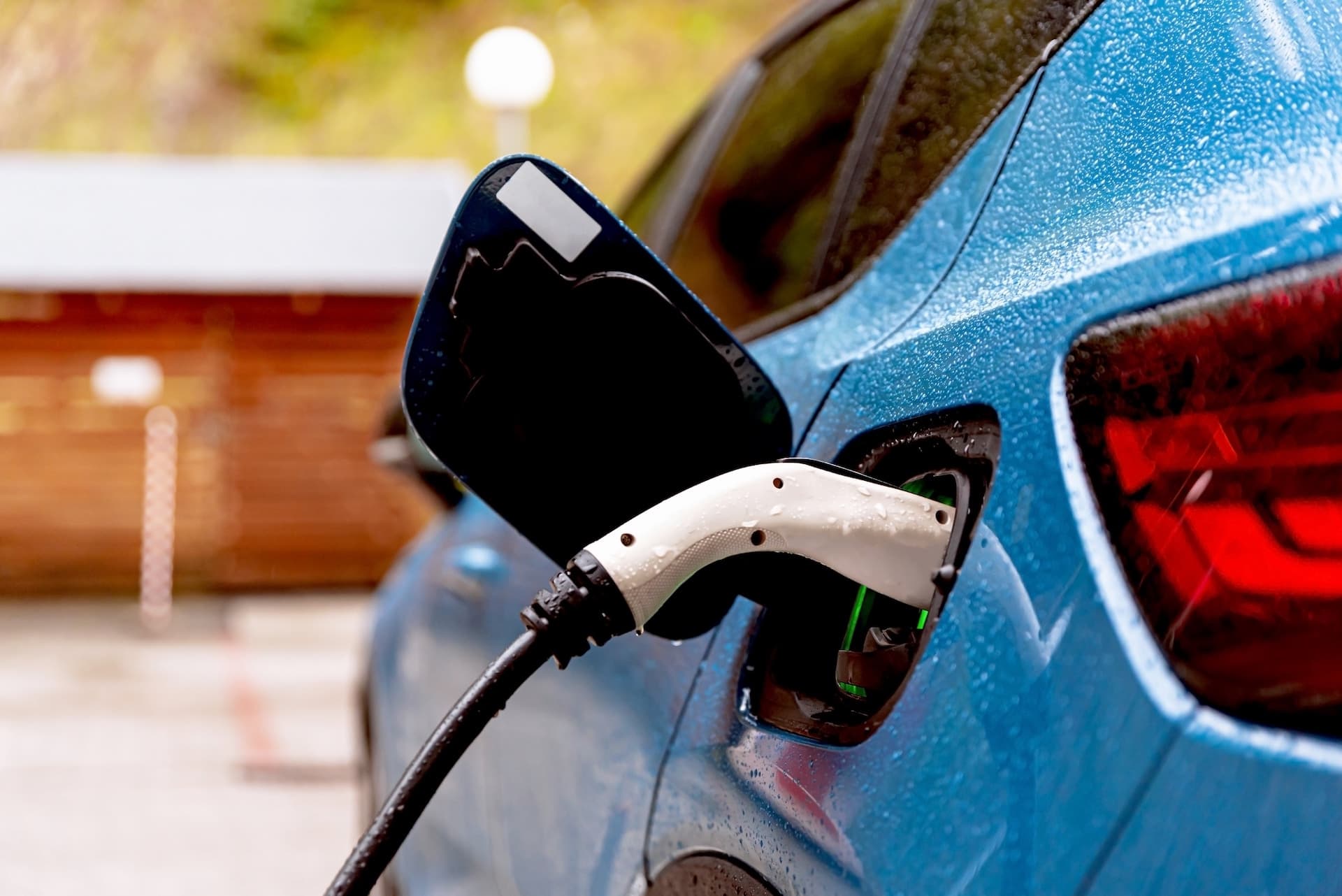 Cover Image for Bidirektionales Laden: TÜV-Verband drängt auf mehr Tempo bei V2G und V2H