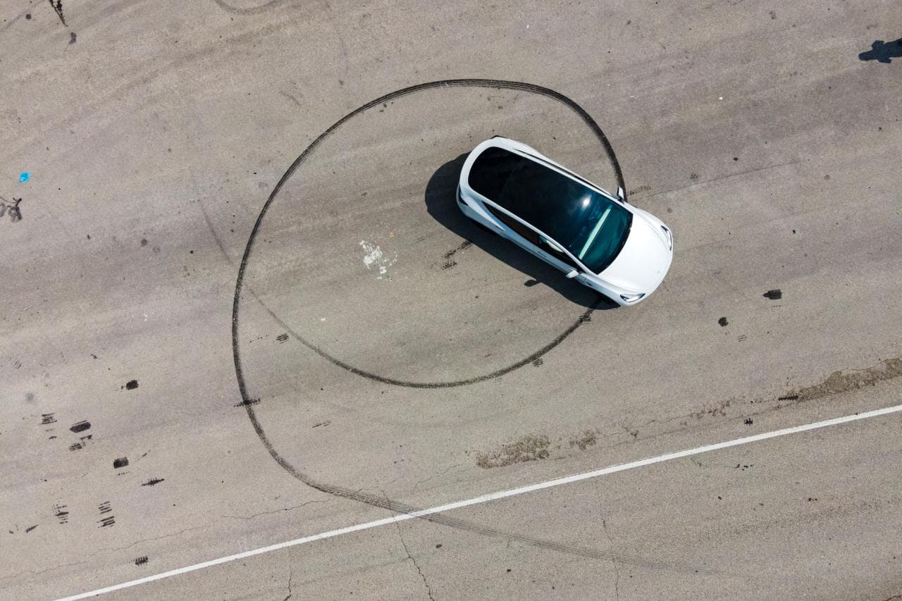 Cover Image for Tesla-Auftragsbestand scheint stabil zu bleiben