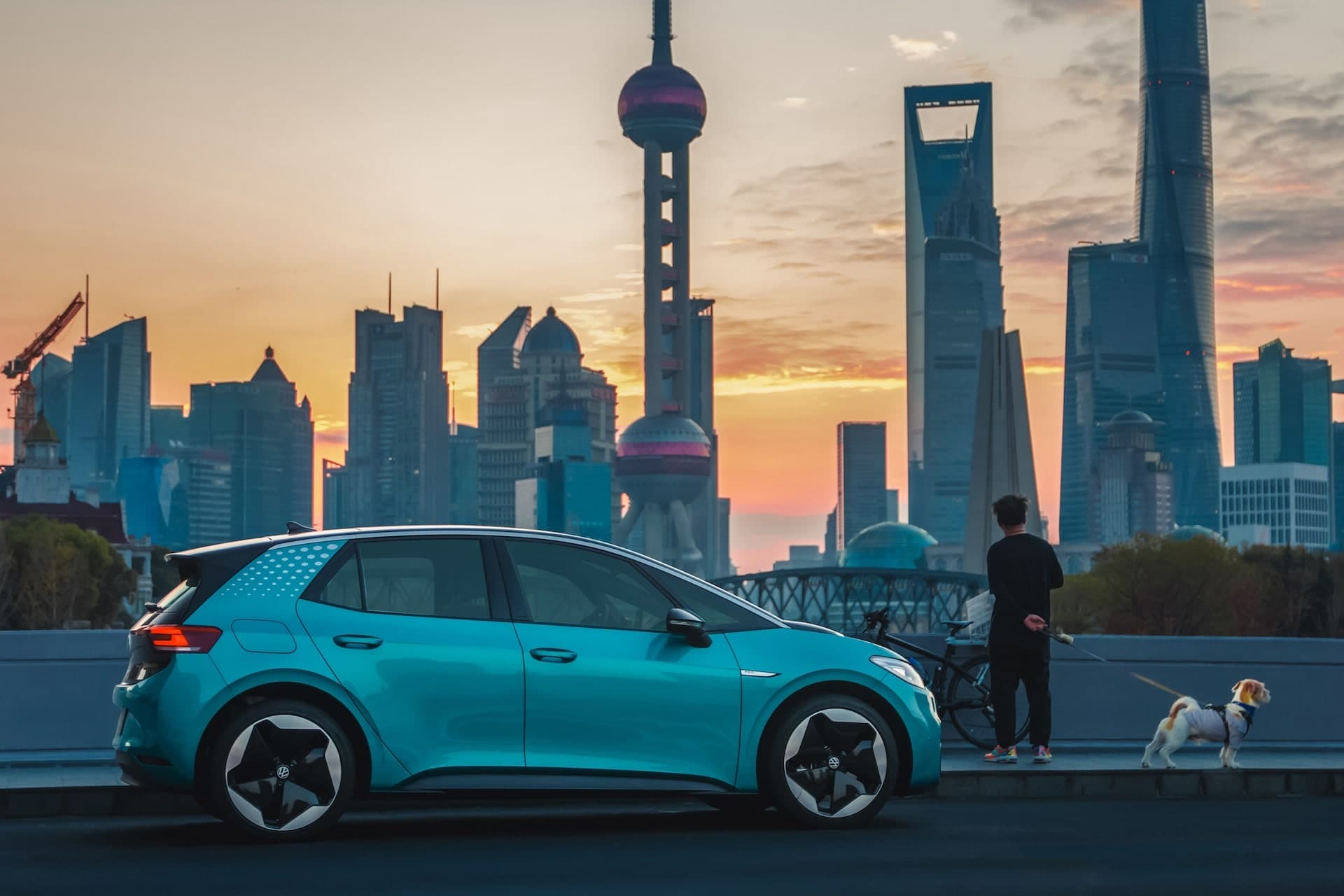 Cover Image for Deutsche Autohersteller holen in China auf