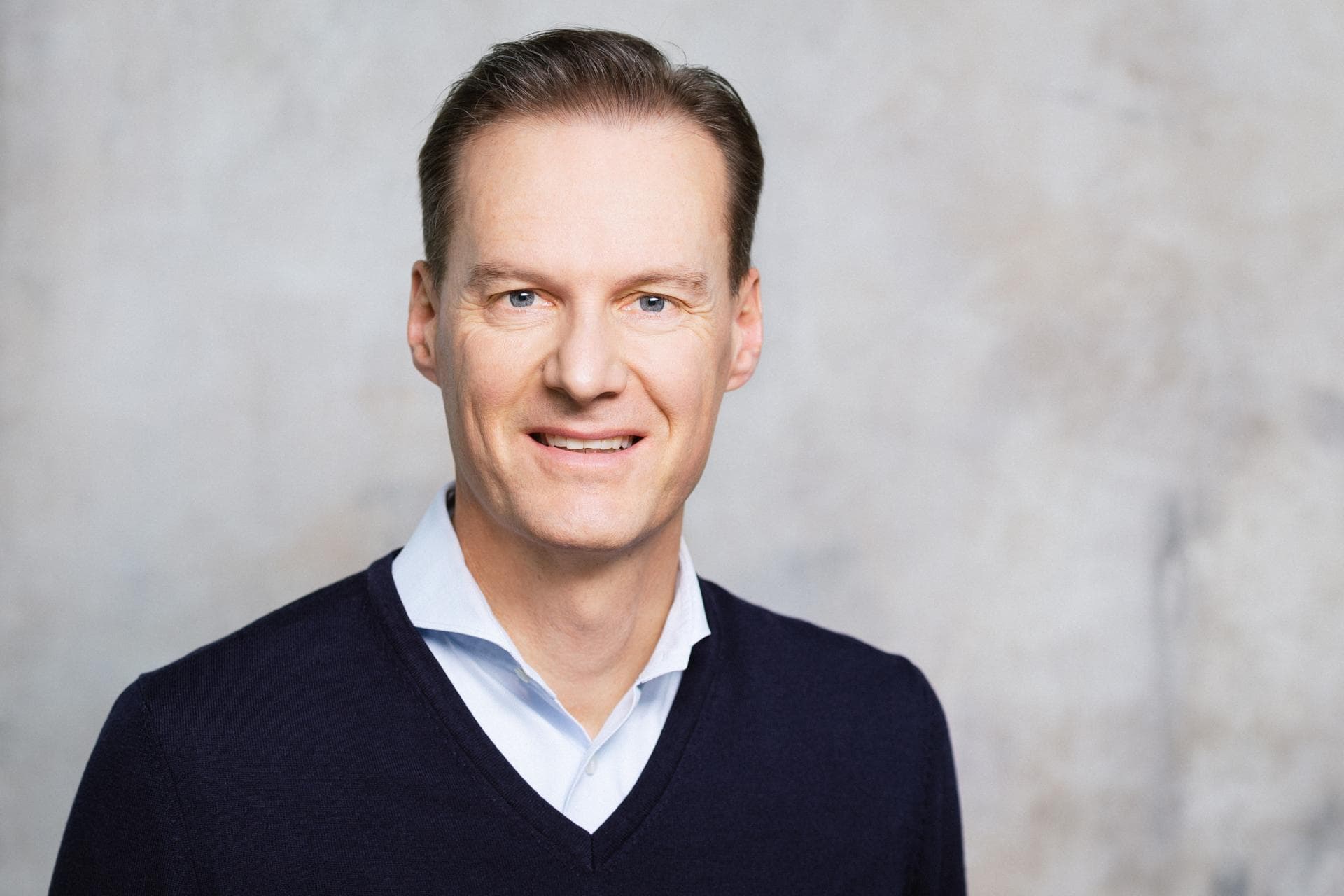 Cover Image for Laden leicht gemacht: Jörg Reimann über CHARGE NOW