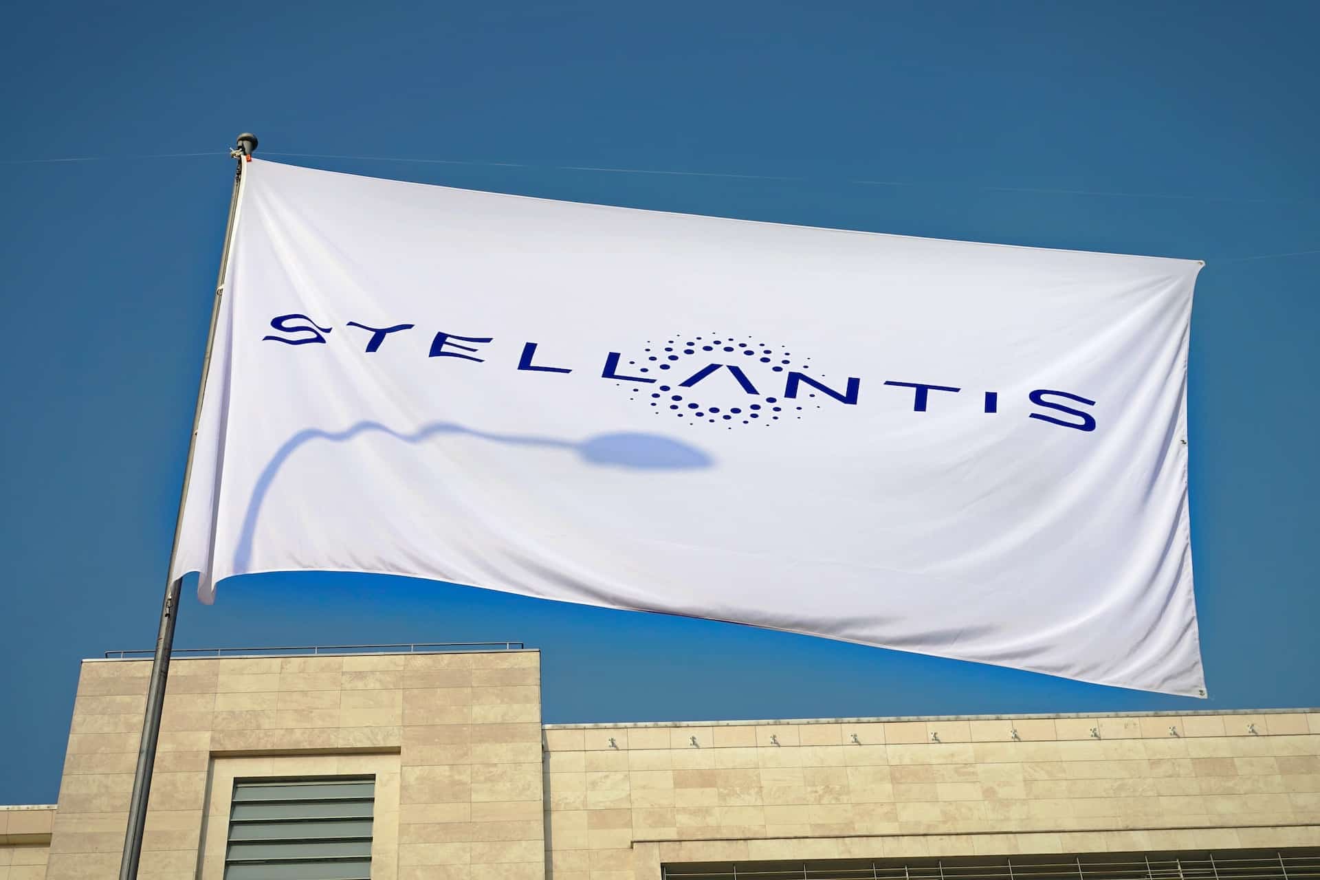 Cover Image for Stellantis steigt bei Wasserstoff-Unternehmen Symbio ein