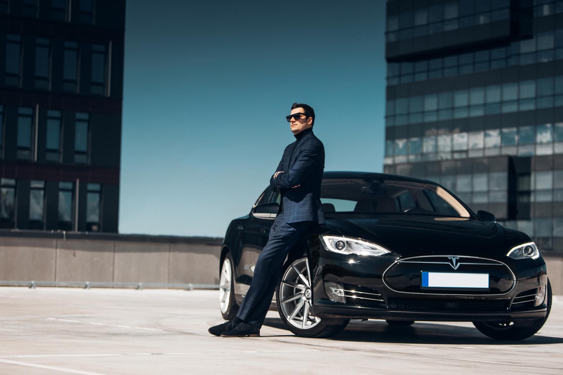 Cover Image for Prof. Dr. Büchler: Wie Tesla die deutsche Wirtschaft umgestaltet