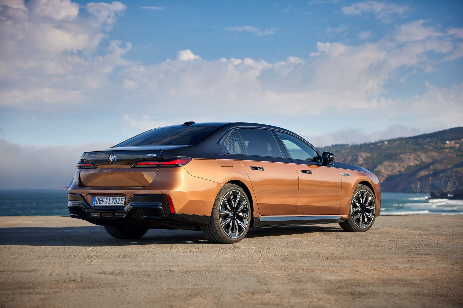 Cover Image for BMW muss in den USA 70.000 E-Autos zurückrufen