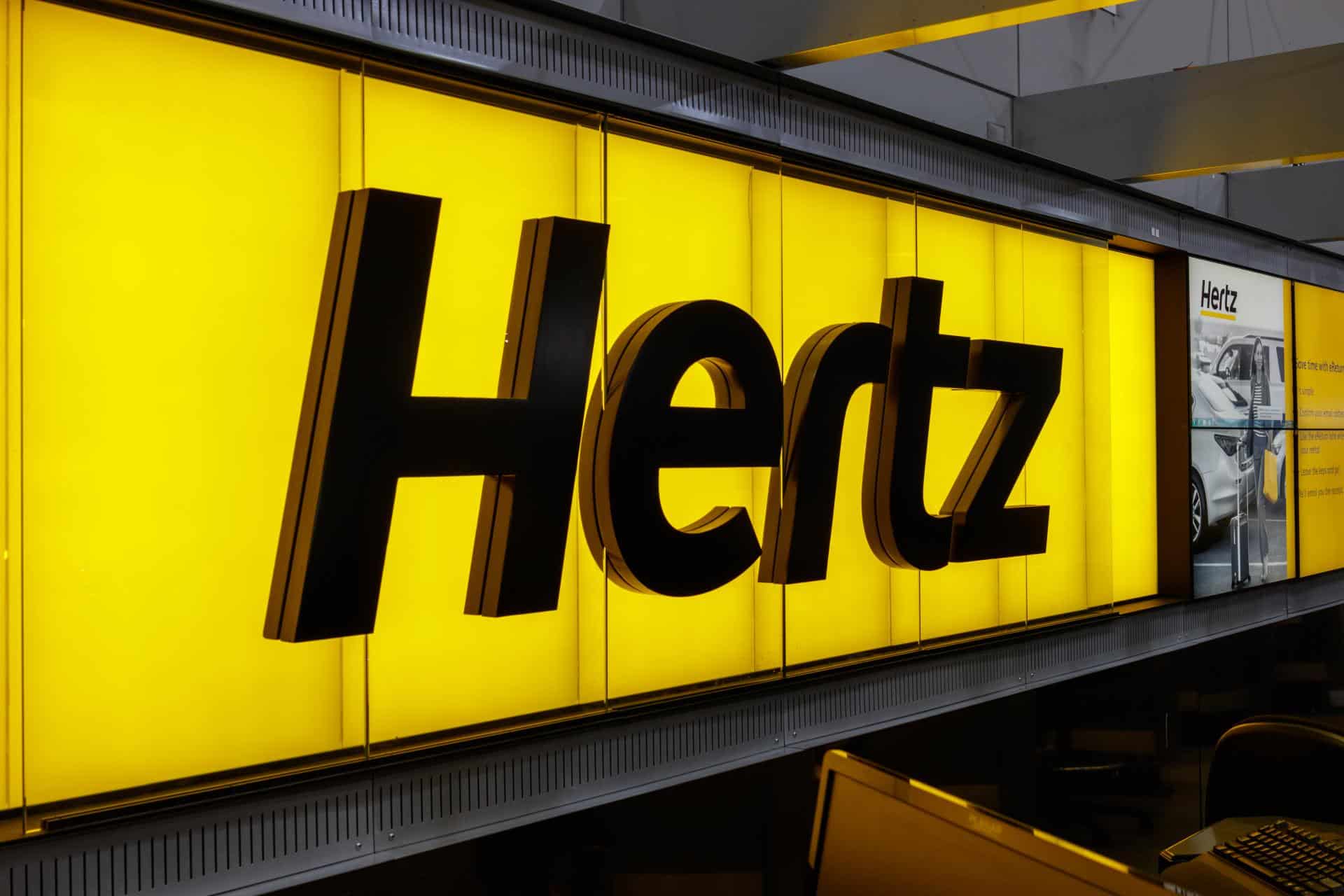 Cover Image for Hertz bringt weniger E-Autos als geplant auf die Straße