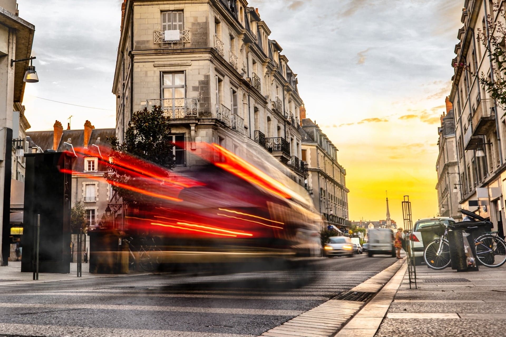 Cover Image for Frankreich erhöht E-Auto-Fördertopf – und stoppt das Sozialleasing