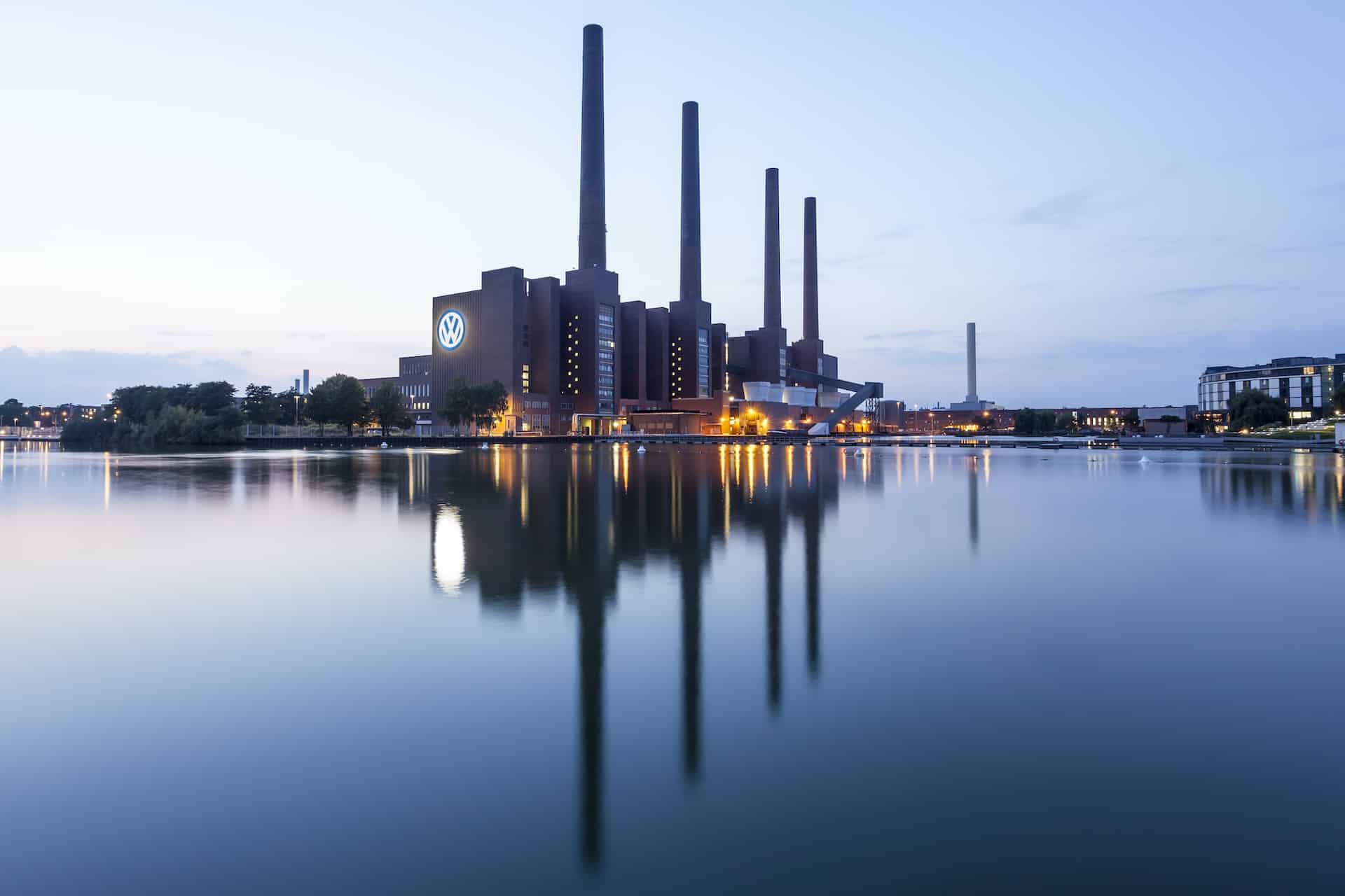 Cover Image for VW-Betriebsratschefin fordert Ende von Blumes Doppelrolle