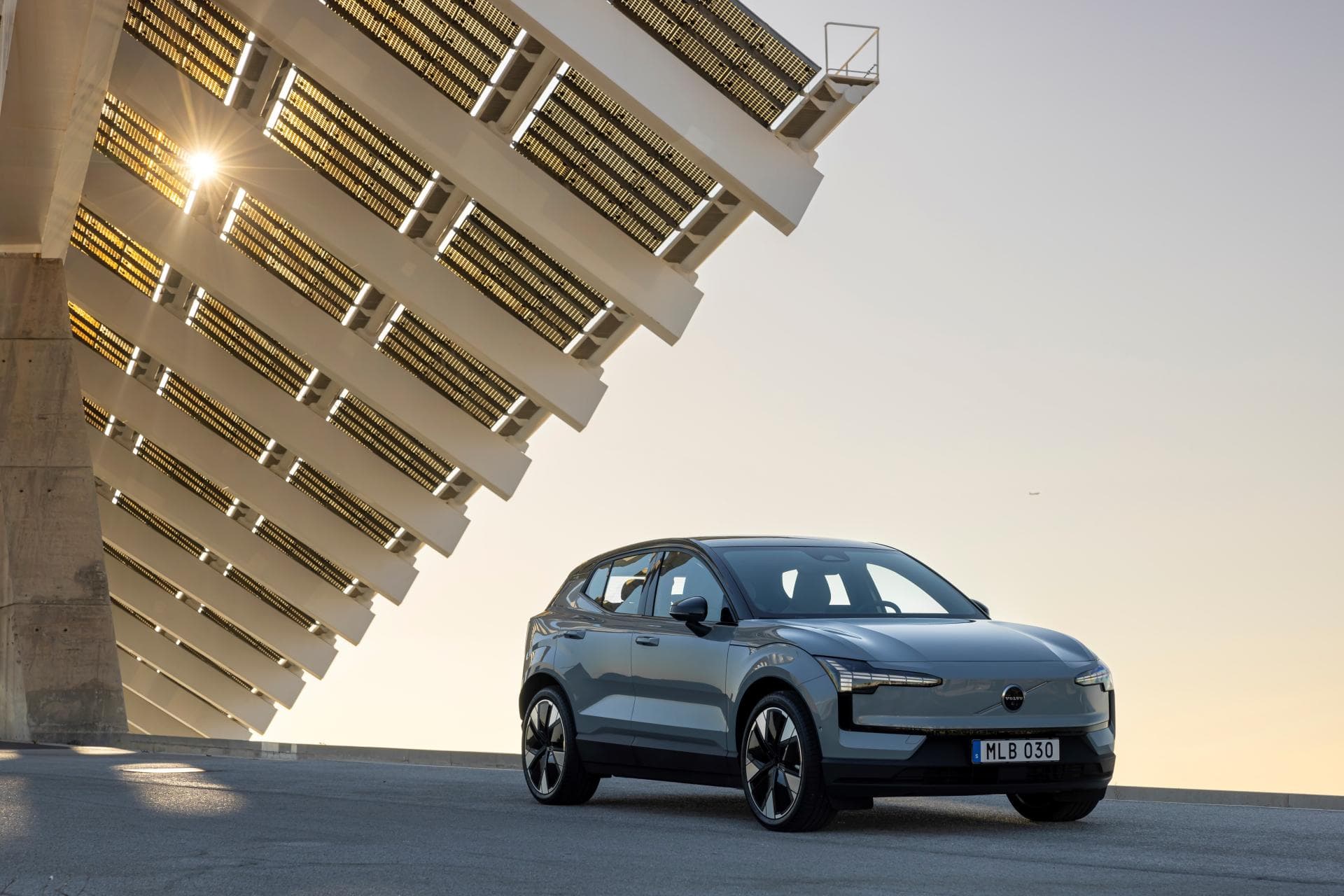 Cover Image for Volvo EX30: Auslieferung stockt wegen Softwareproblemen