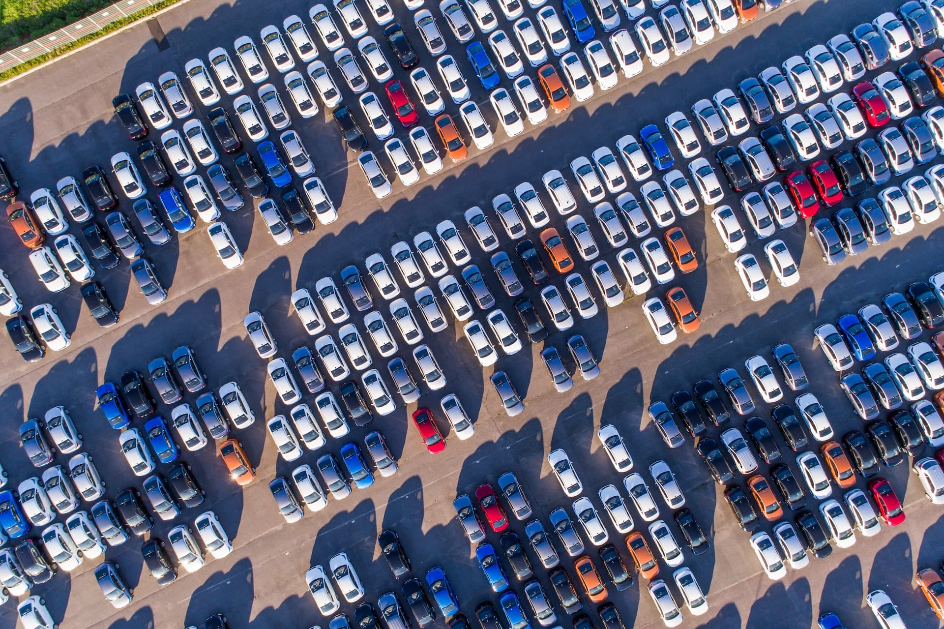 Cover Image for Deutsche Automobilproduktion soll dank Tesla deutlich zulegen