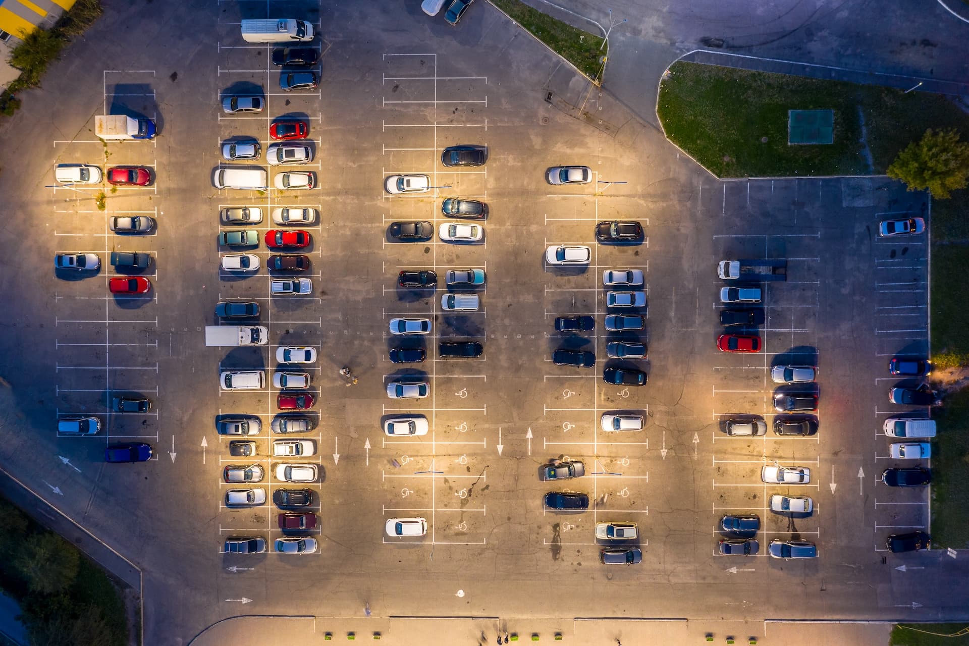 Cover Image for E-Auto-Absatztrends: Rekordzahlen in allen großen Märkten