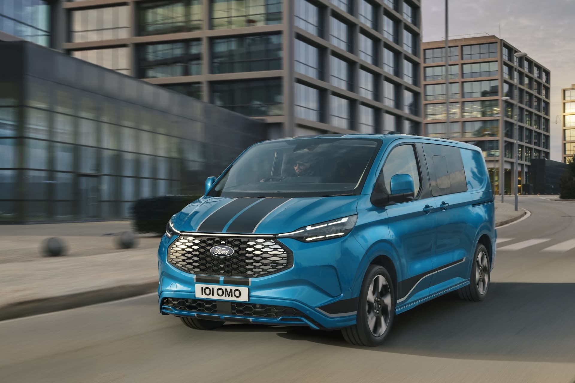 Cover Image for Ford: Bestellstart für neuen E-Transporter E-Transit Custom