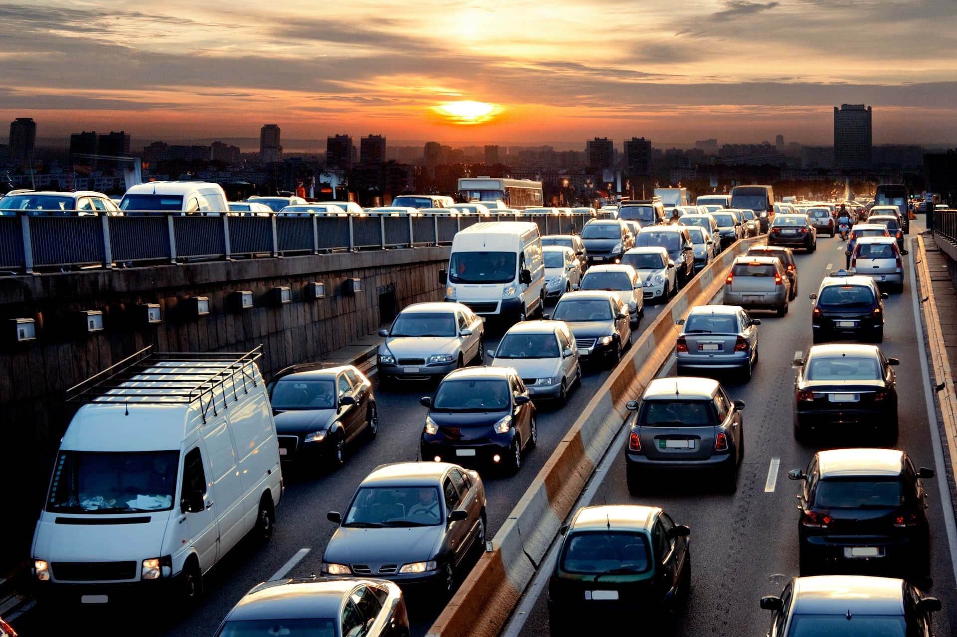 Cover Image for CO2-Emissionen des Verkehrssektors sind ein europaweites Problem