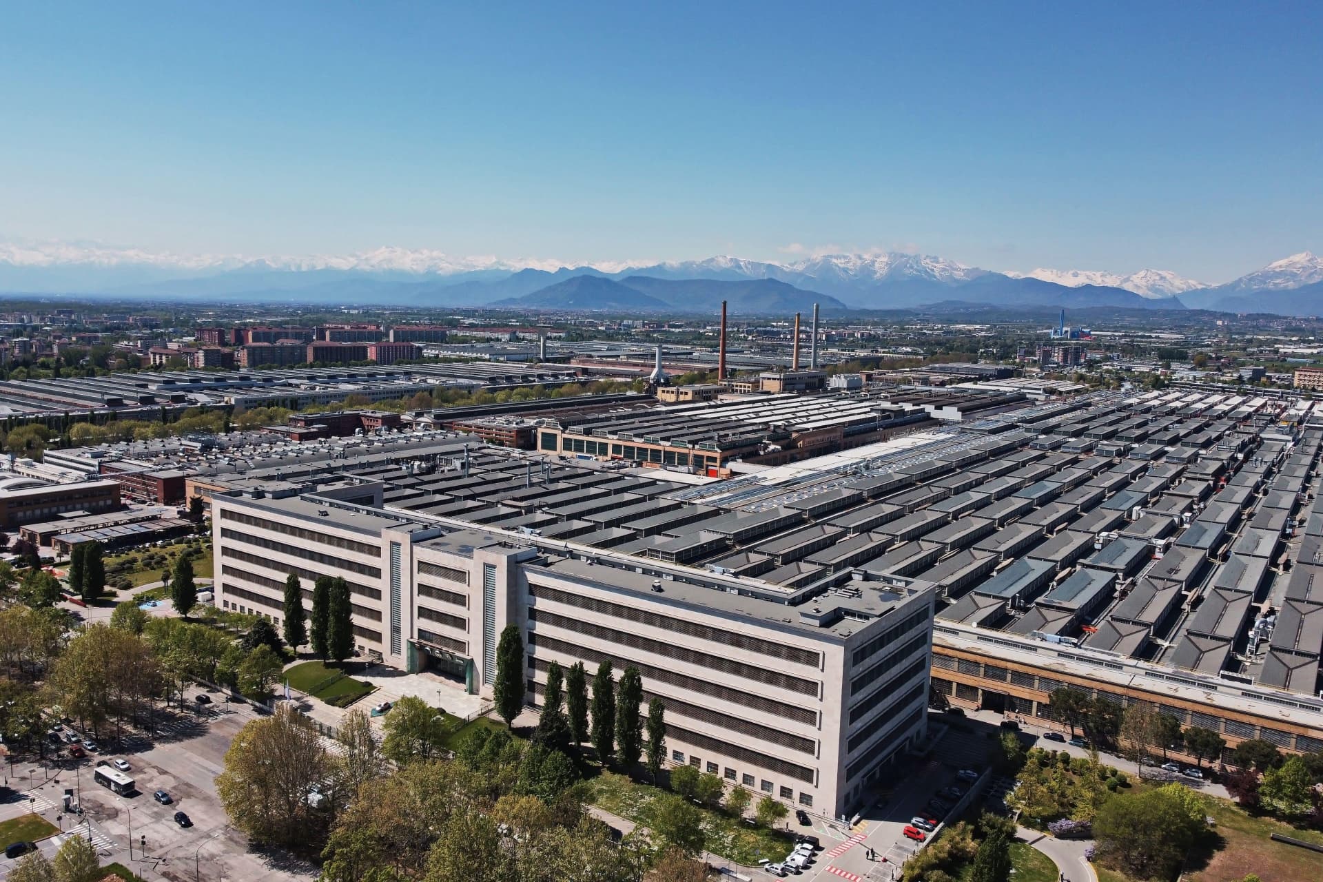 Cover Image for Stellantis investiert weitere 340 Millionen in die Elektrifizierung in Mirafiori