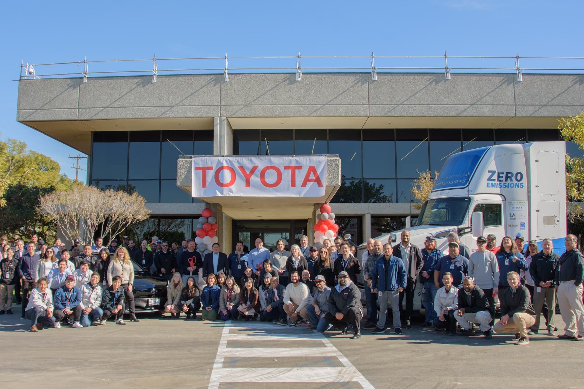 Cover Image for Toyota baut Wasserstoff-Zentrum in den USA aus