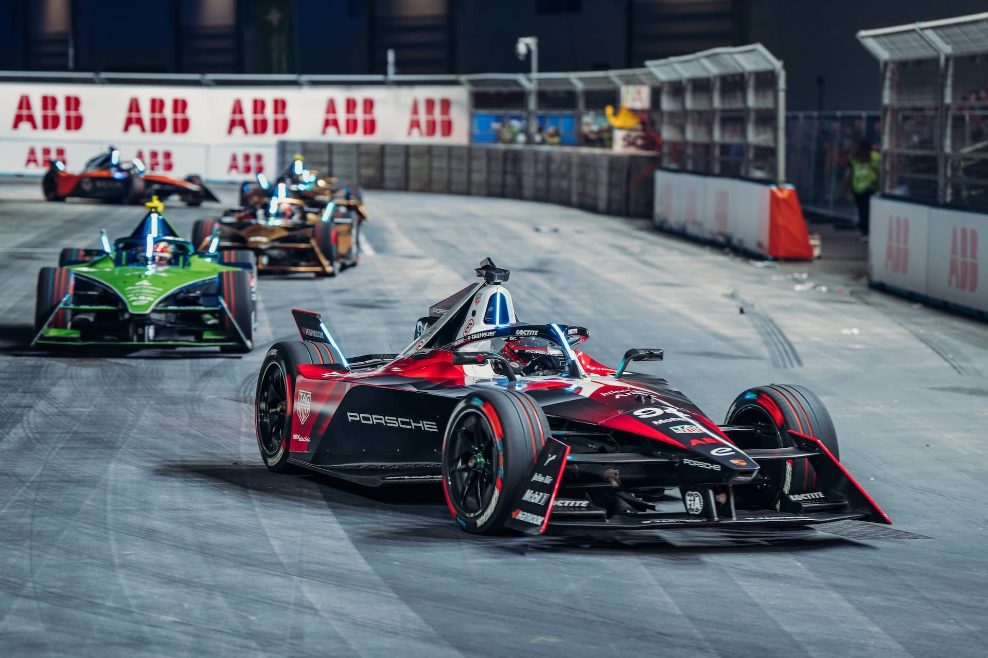 Cover Image for Porsche-Fahrer Pascal Wehrlein ist Formel-E-Weltmeister