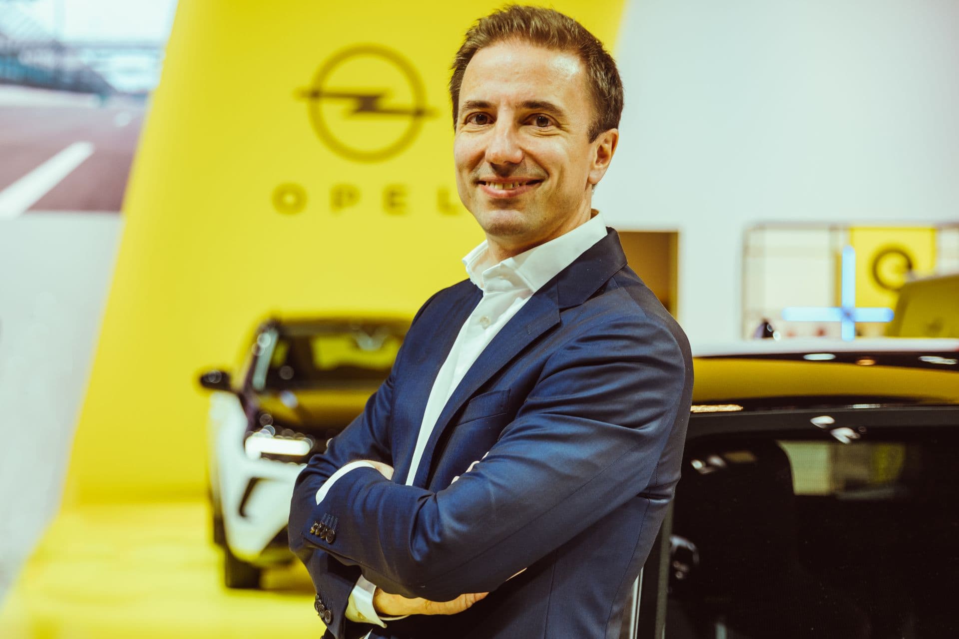Cover Image for Opel-Chef Huettl über Zukunft, Elektroautos und E-Fuels