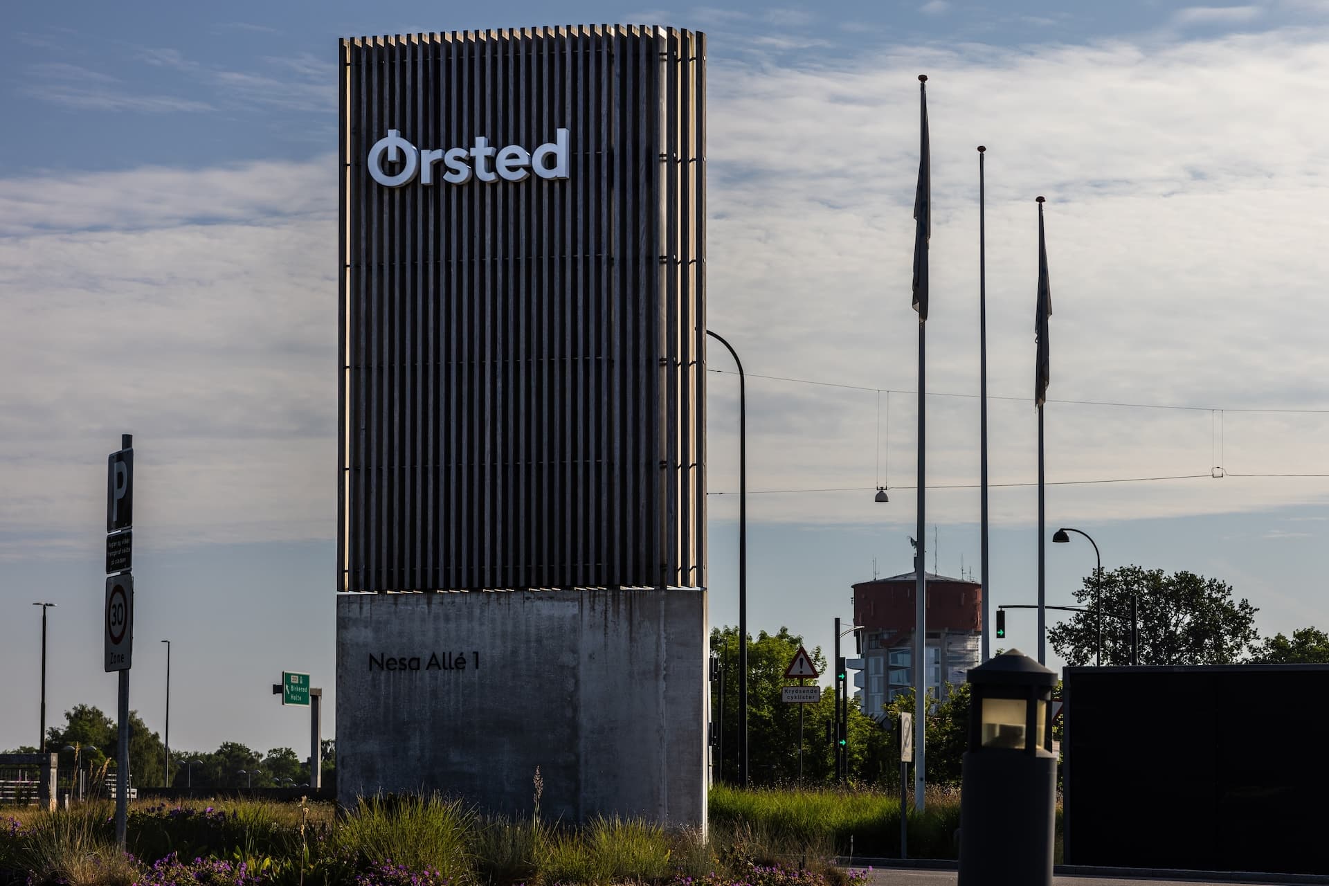 Cover Image for Herber Rückschlag für E-Fuels: Ørsted stoppt europäisches Großprojekt