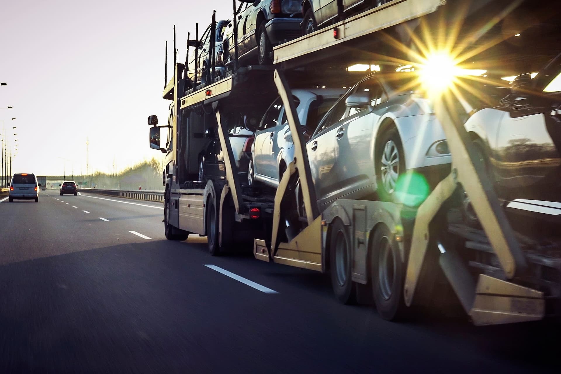 Cover Image for E-Autos weltweit mit Absatz-Plus, Deutschland schwächelt