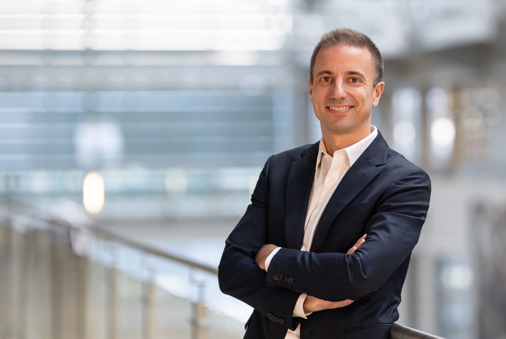 Cover Image for Opel-Chef: „Nur Elektro bis 2028 wird nicht funktionieren“