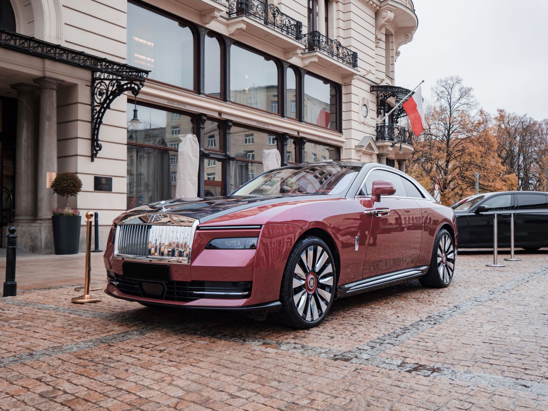 Cover Image for Rolls-Royce setzt auf maßgeschneiderte E-Autos