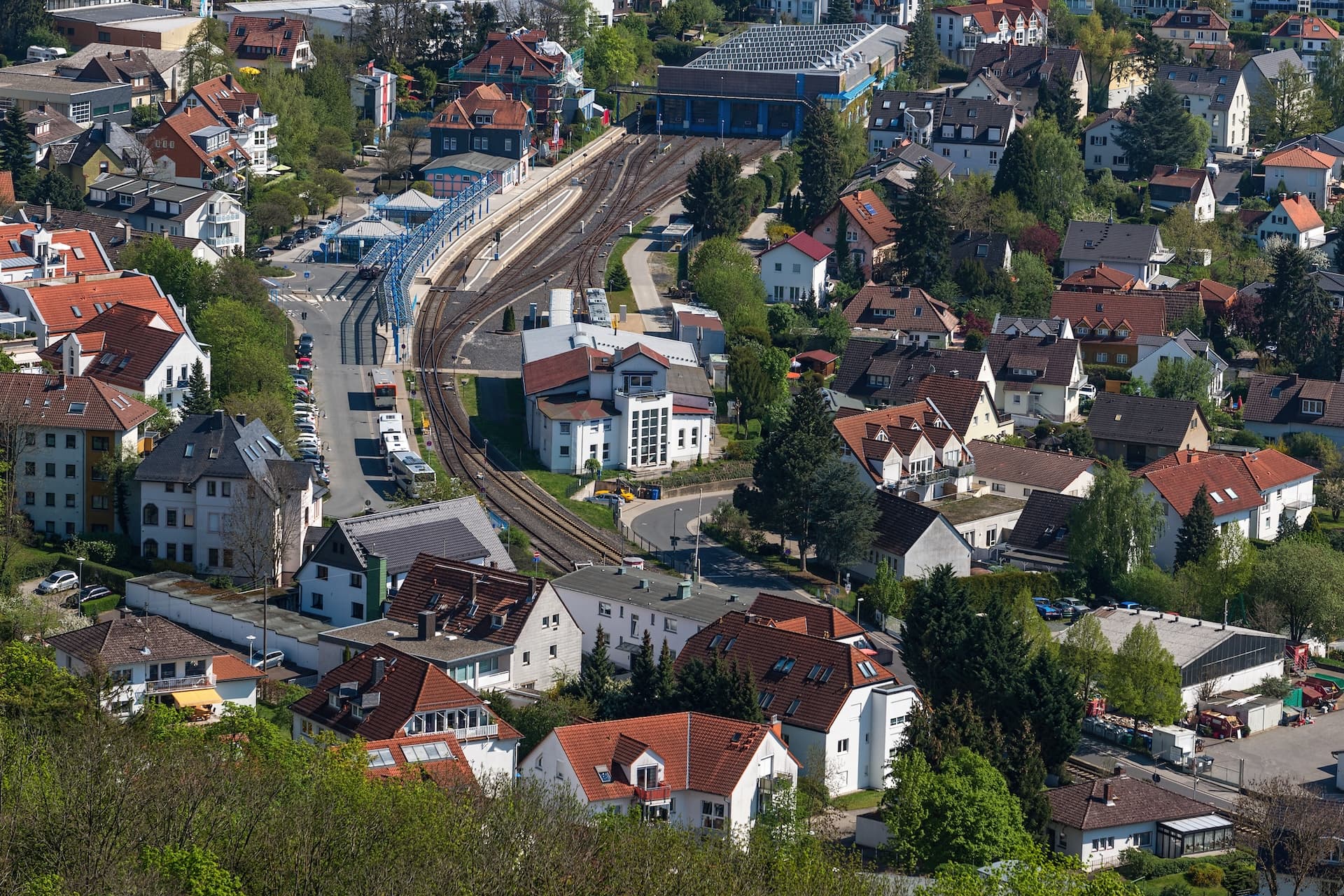 Cover Image for Wasserstoffzüge machen viele Probleme: Umstieg auf Batteriezüge nah?