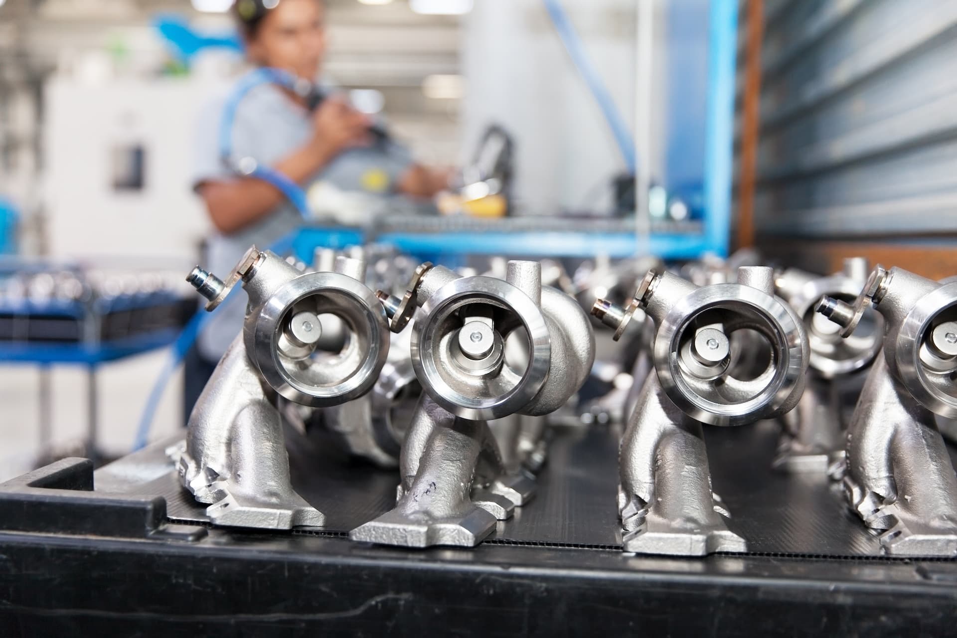 Cover Image for Ökonom Schularick: Düstere Prognose für deutsche Autobauer