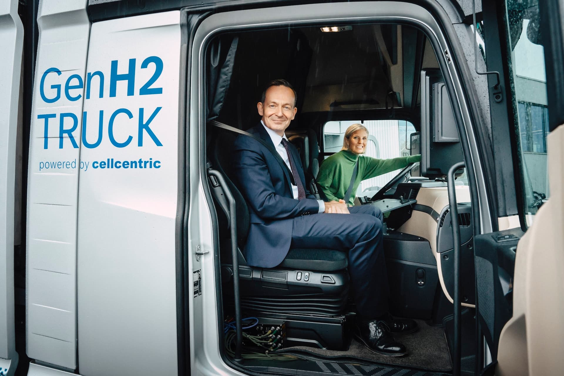 Cover Image for Daimler Truck erhält Millionen-Förderung für Brennstoffzellen-Lkw