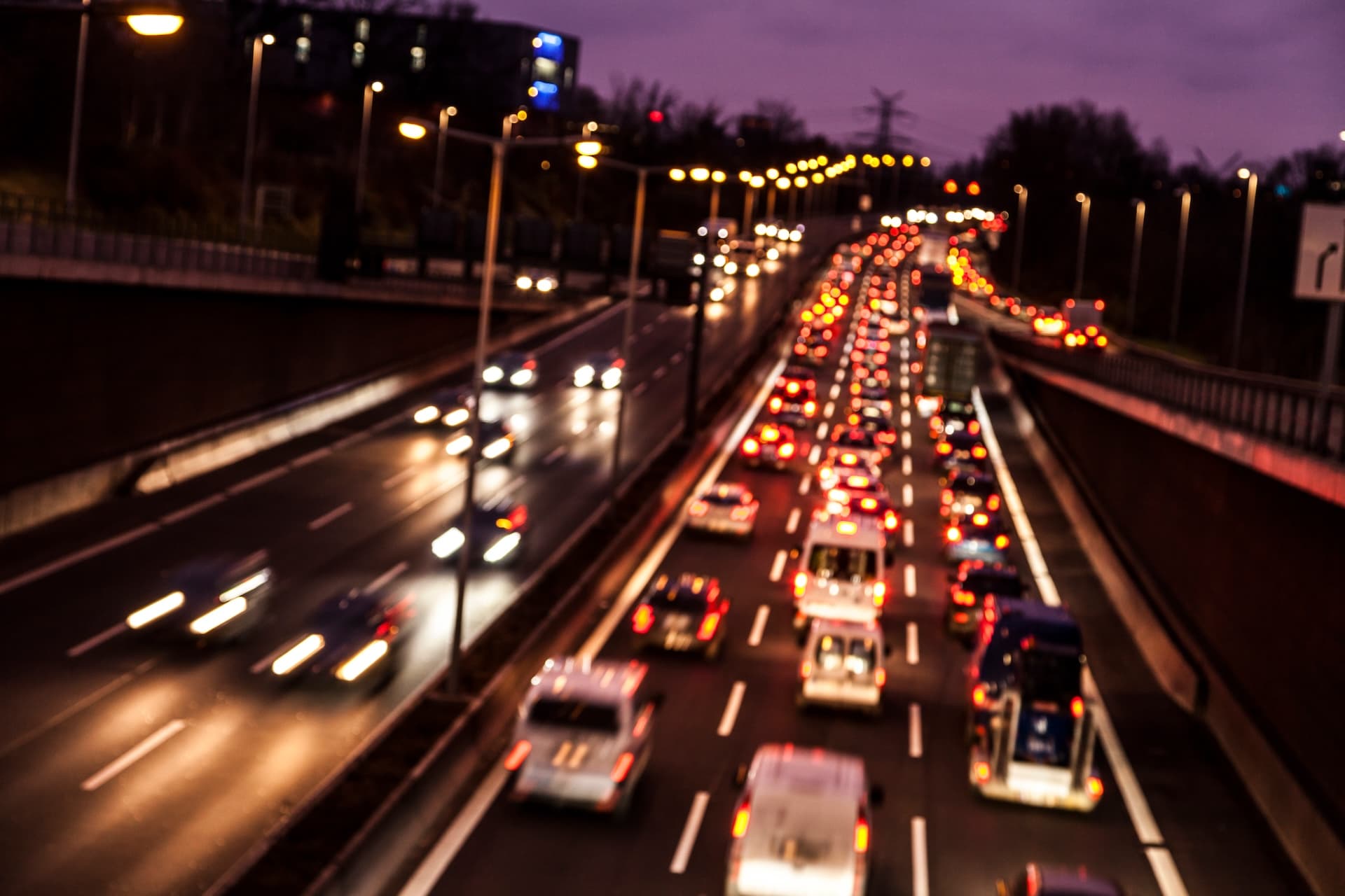 Cover Image for Verkehrssektor kommt beim Klimaschutz nicht voran