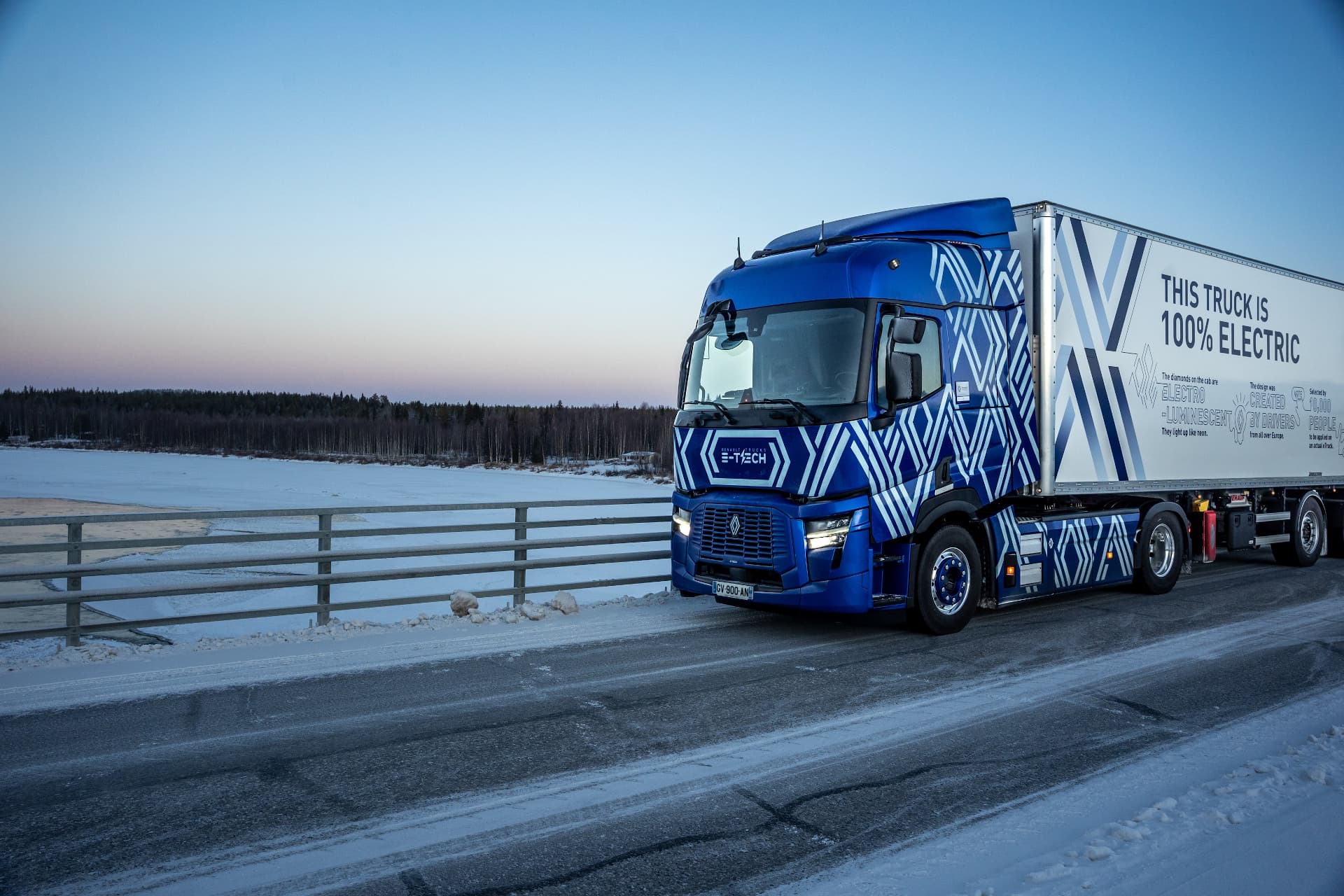 Cover Image for E-Lkw von Renault meistert 23.000 Kilometer und trotzt Eiseskälte