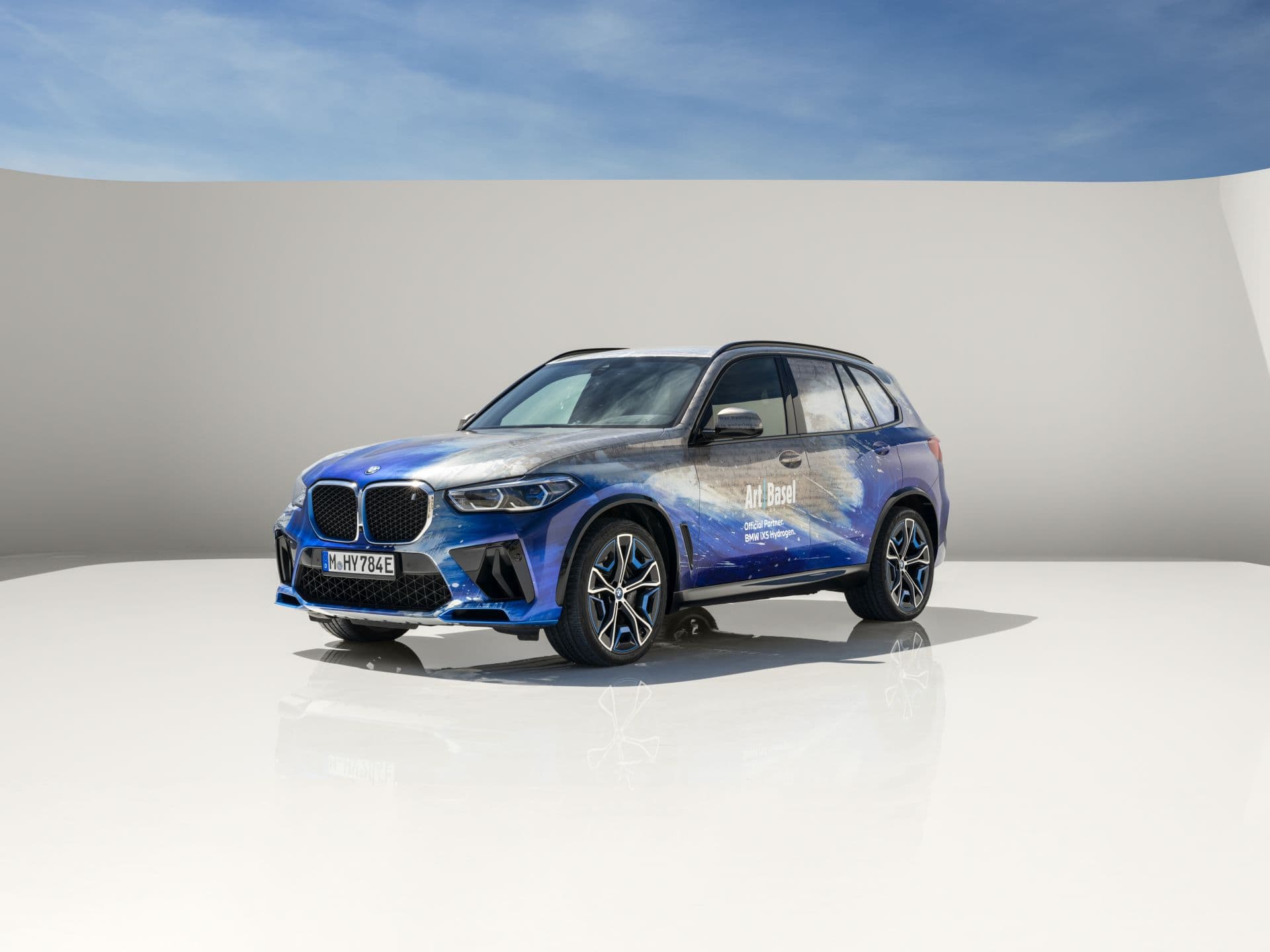 Cover Image for BMW iX5 soll 2026 als vollelektrisches SUV starten