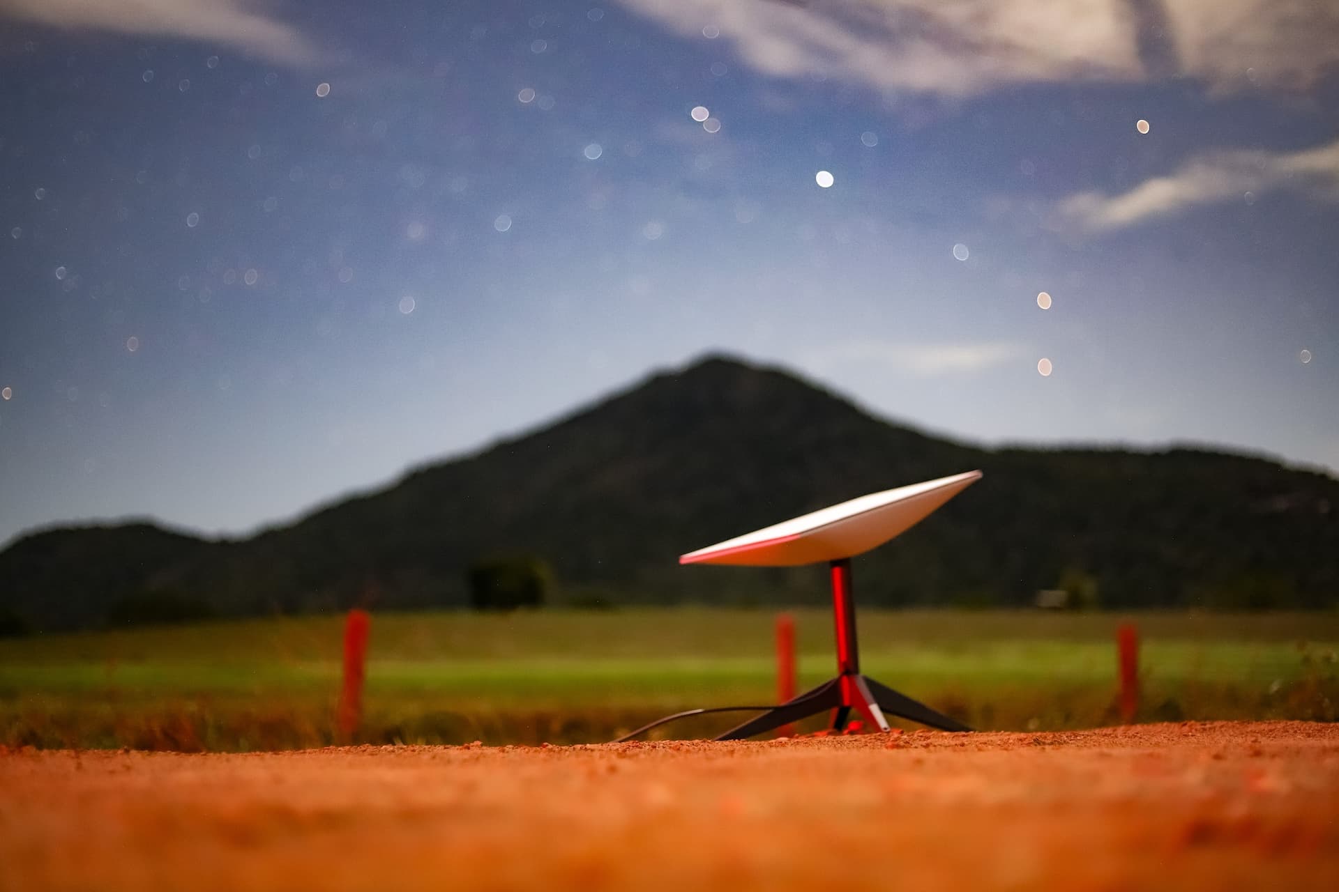 Cover Image for Deal mit Starlink? Südafrika könnte Tesla-Fabrik erhalten