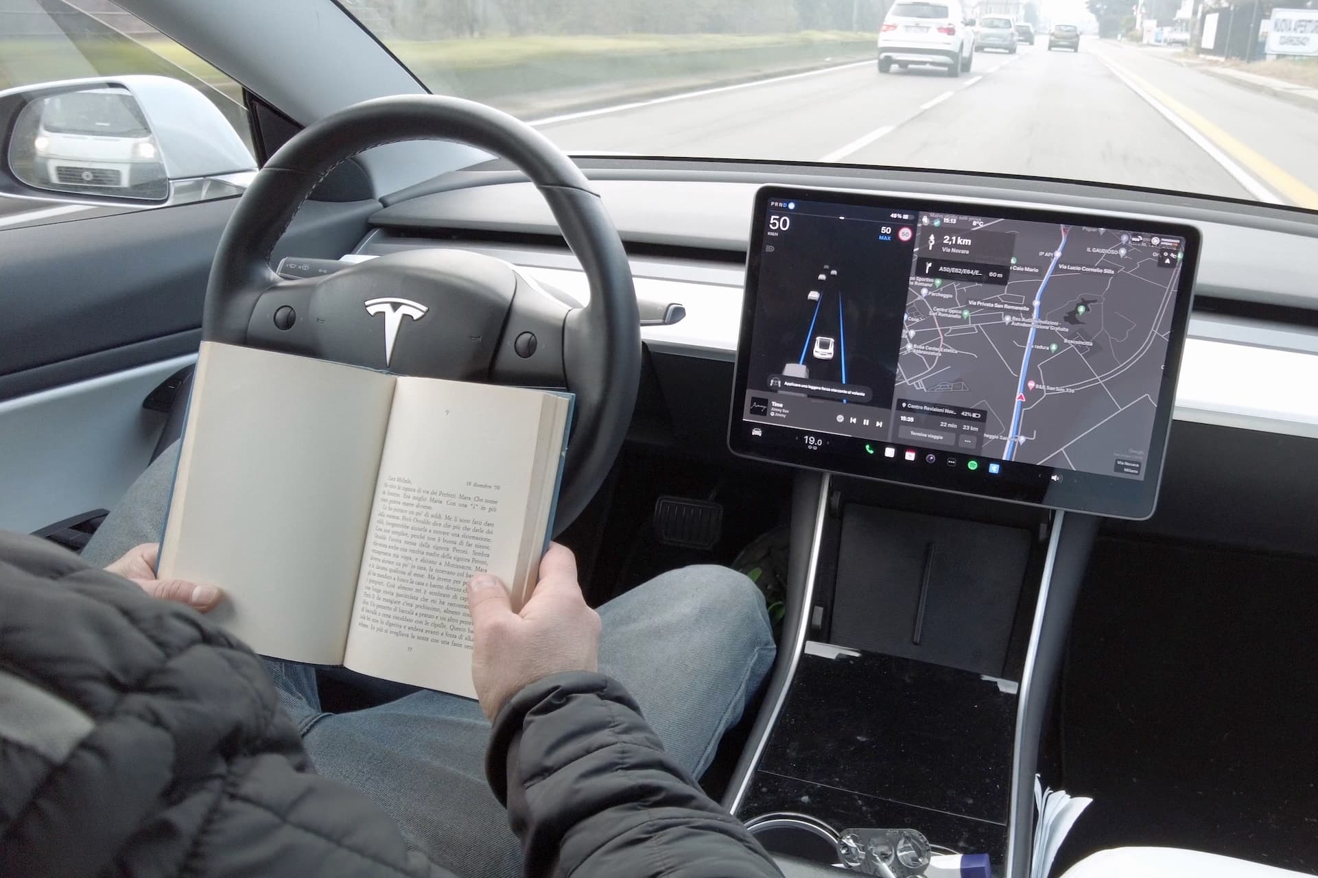 Cover Image for Tesla: HW3-Nachrüstungen oder Entschädigungen in Milliardenhöhe