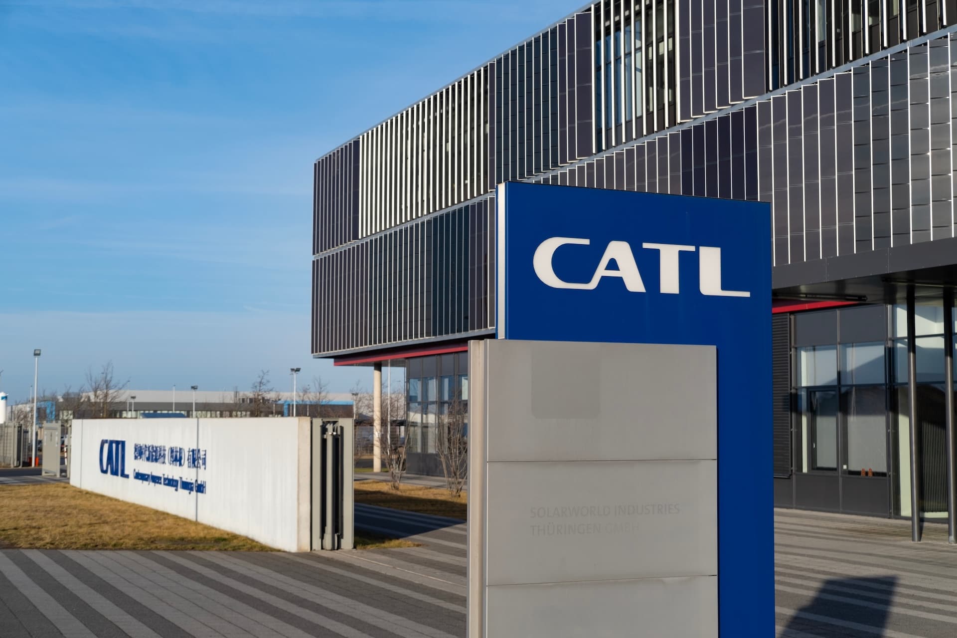 Cover Image for CATL fährt Produktion in Thüringen hoch und vertieft Partnerschaft mit VW