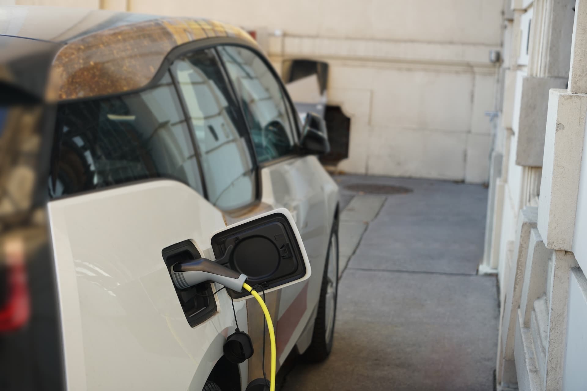 Cover Image for US-Wissenschaftler zeigen: E-Autos besser für Klima und Finanzen