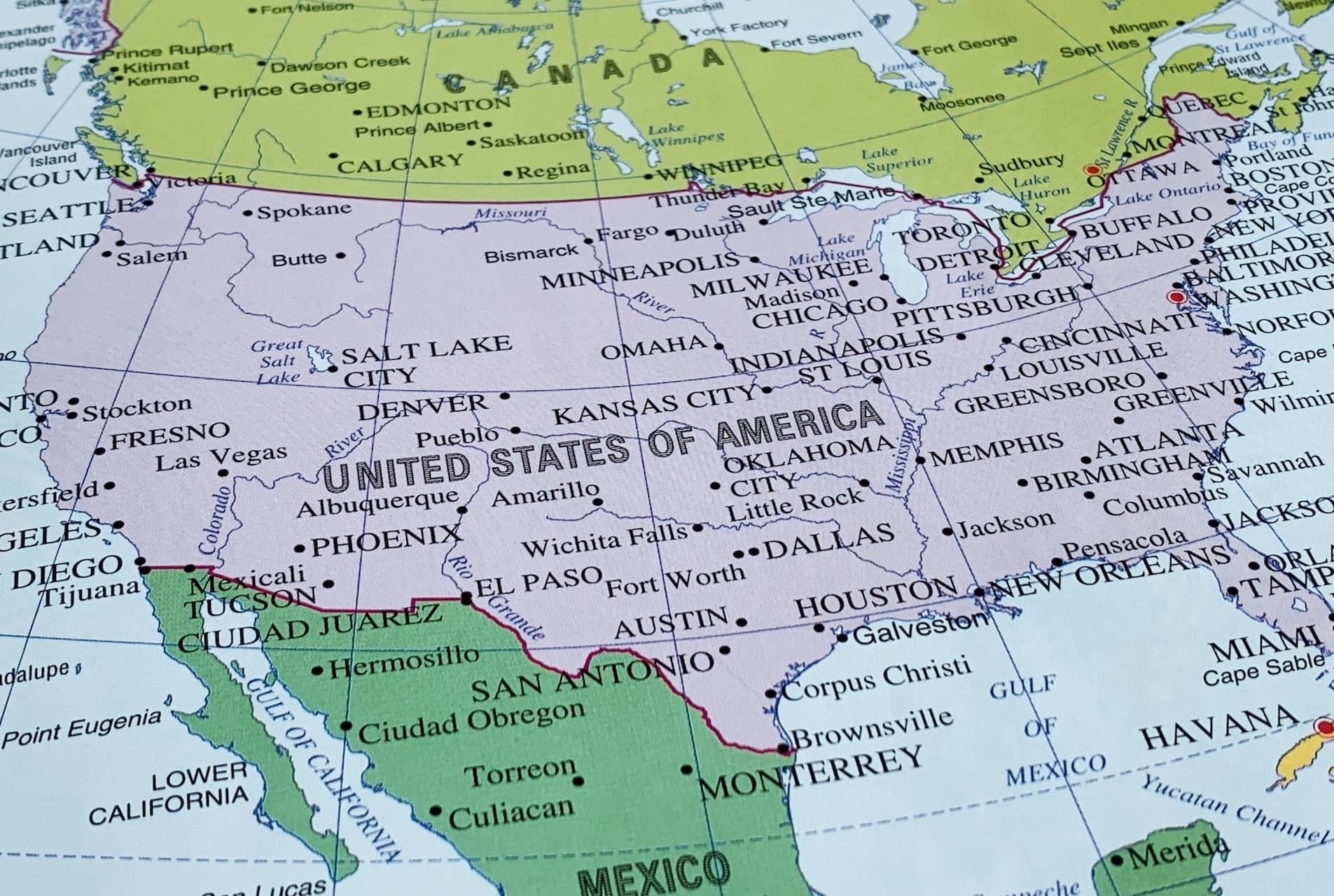 Cover Image for USA schieben Zölle gegen Kanada und Mexiko auf