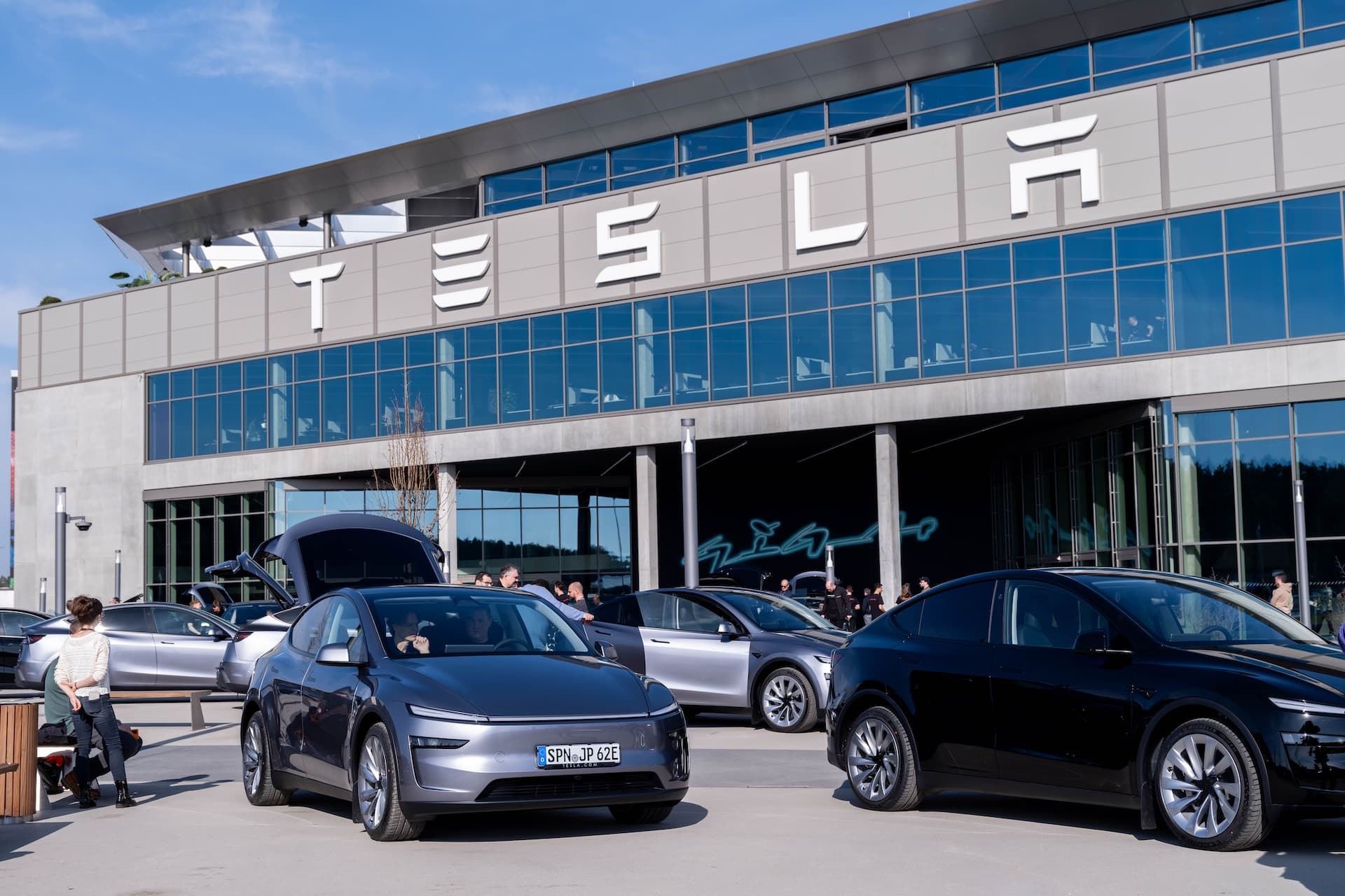 Cover Image for Tesla will Produktion in Grünheide trotz Absatzschwäche hochfahren