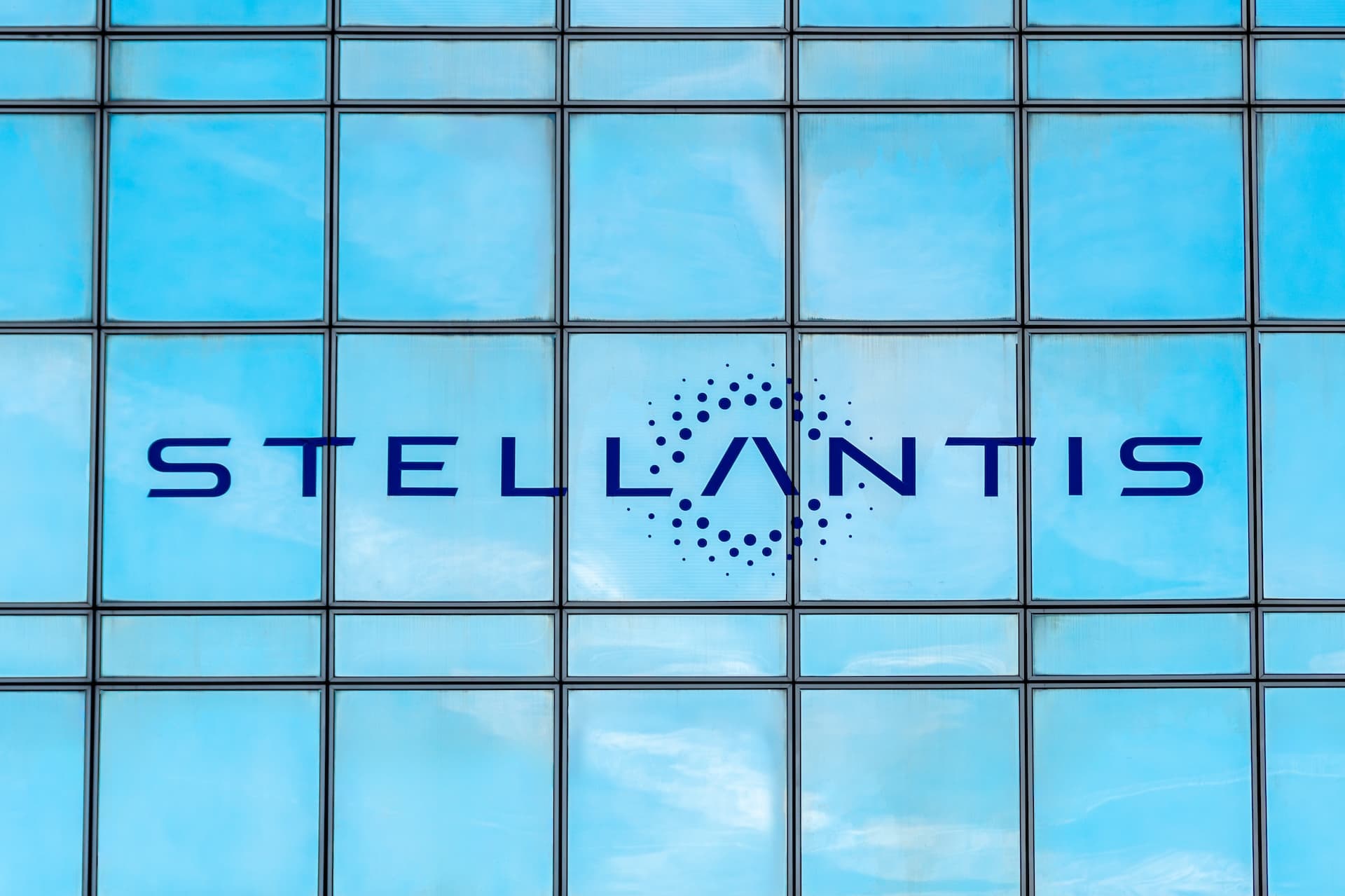 Cover Image for Stellantis investiert 11 Milliarden Euro in den USA