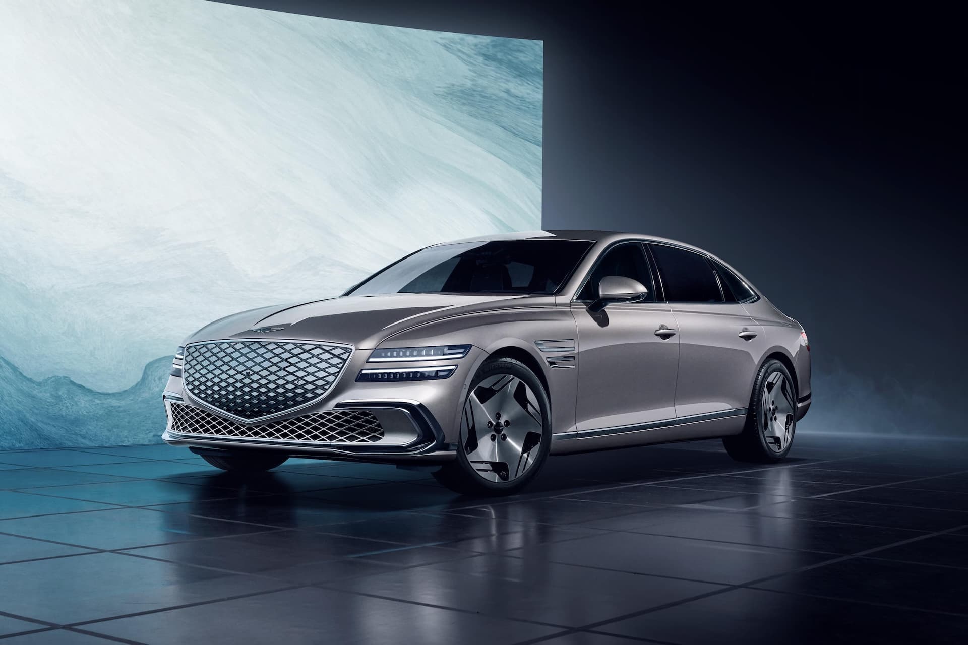 Cover Image for Genesis frischt sein Elektro-Flaggschiff G80 auf