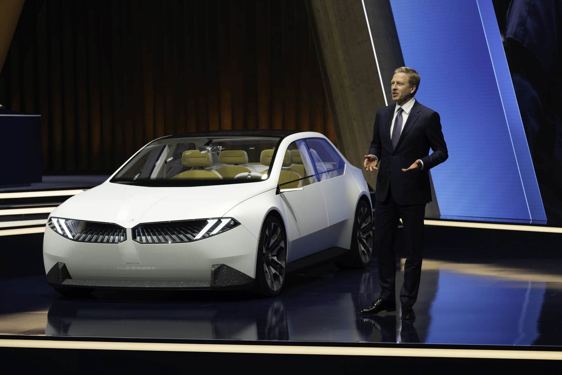 Cover Image for BMW-Chef Zipse: „Wir schalten jetzt in den Sport-Modus“