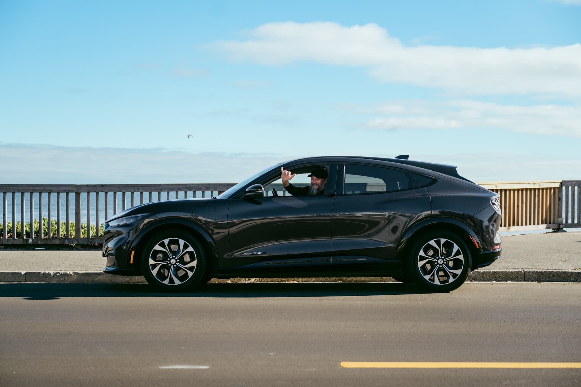 Cover Image for Mehr als 400.000 Kilometer im Elektro-Mustang unterwegs