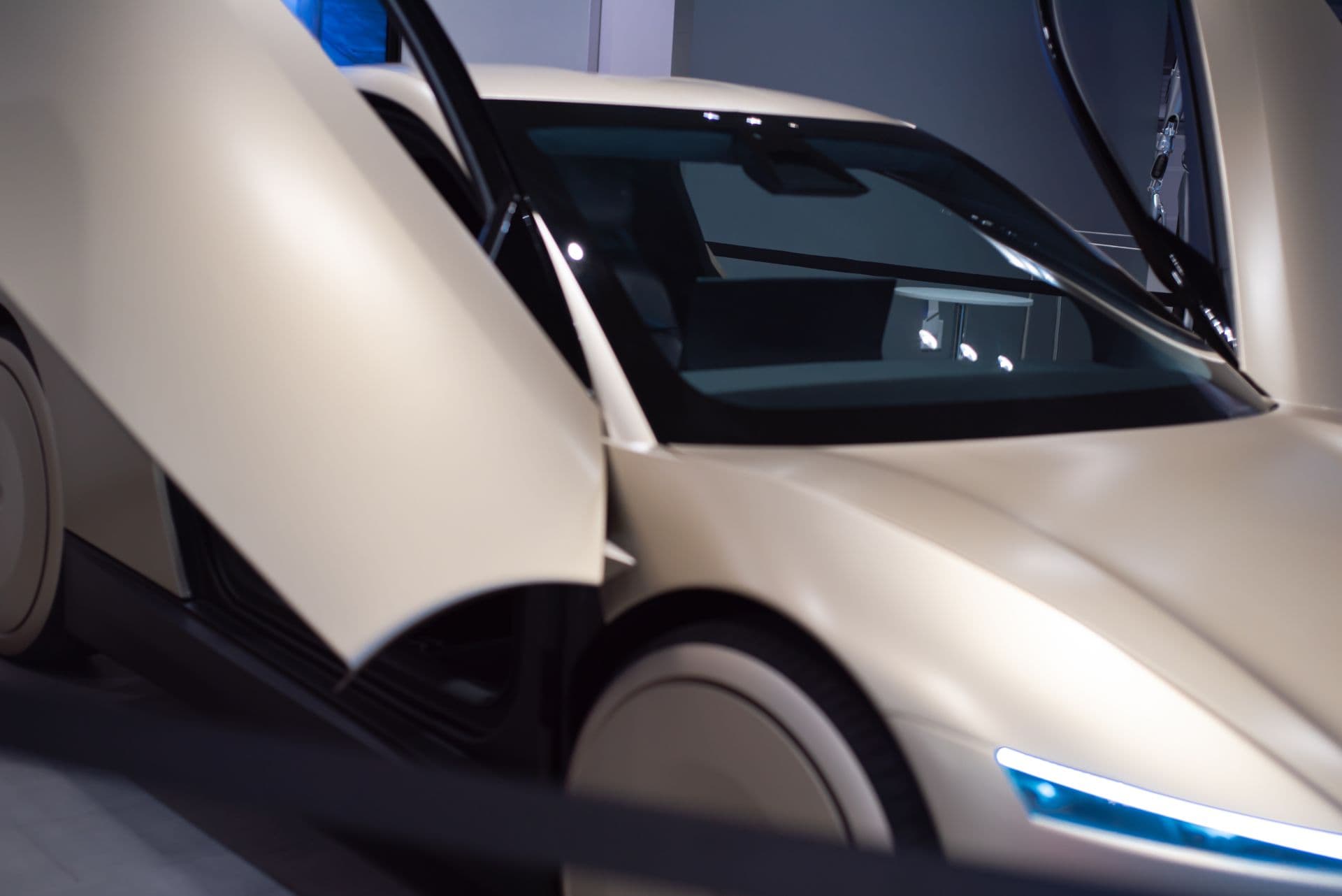 Cover Image for Tesla: Klage wegen Problemen mit selbstfahrenden Autos