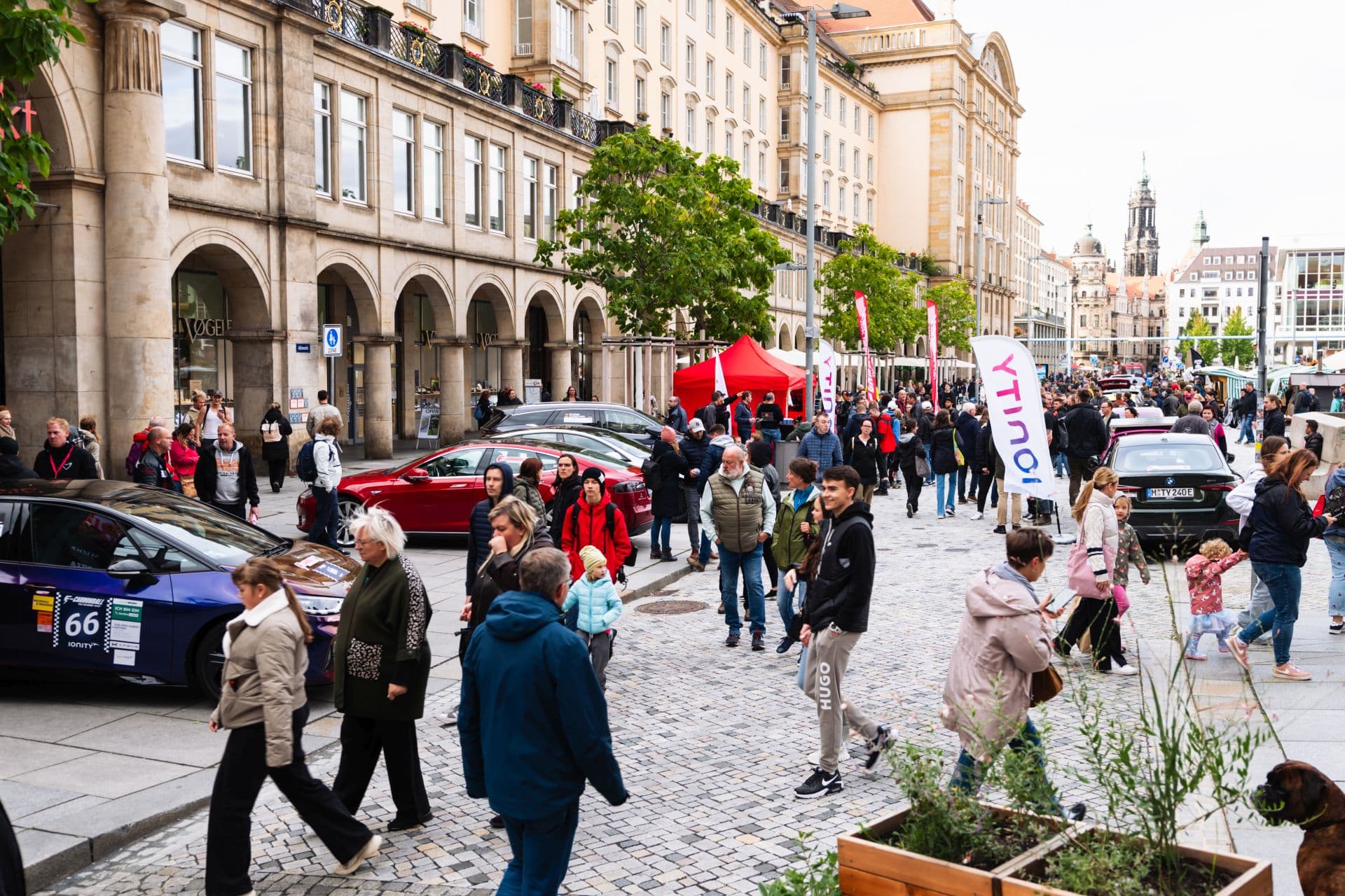 Cover Image for E-Cannonball: Über 100 Teams zeigen Vielfalt der E-Mobilität