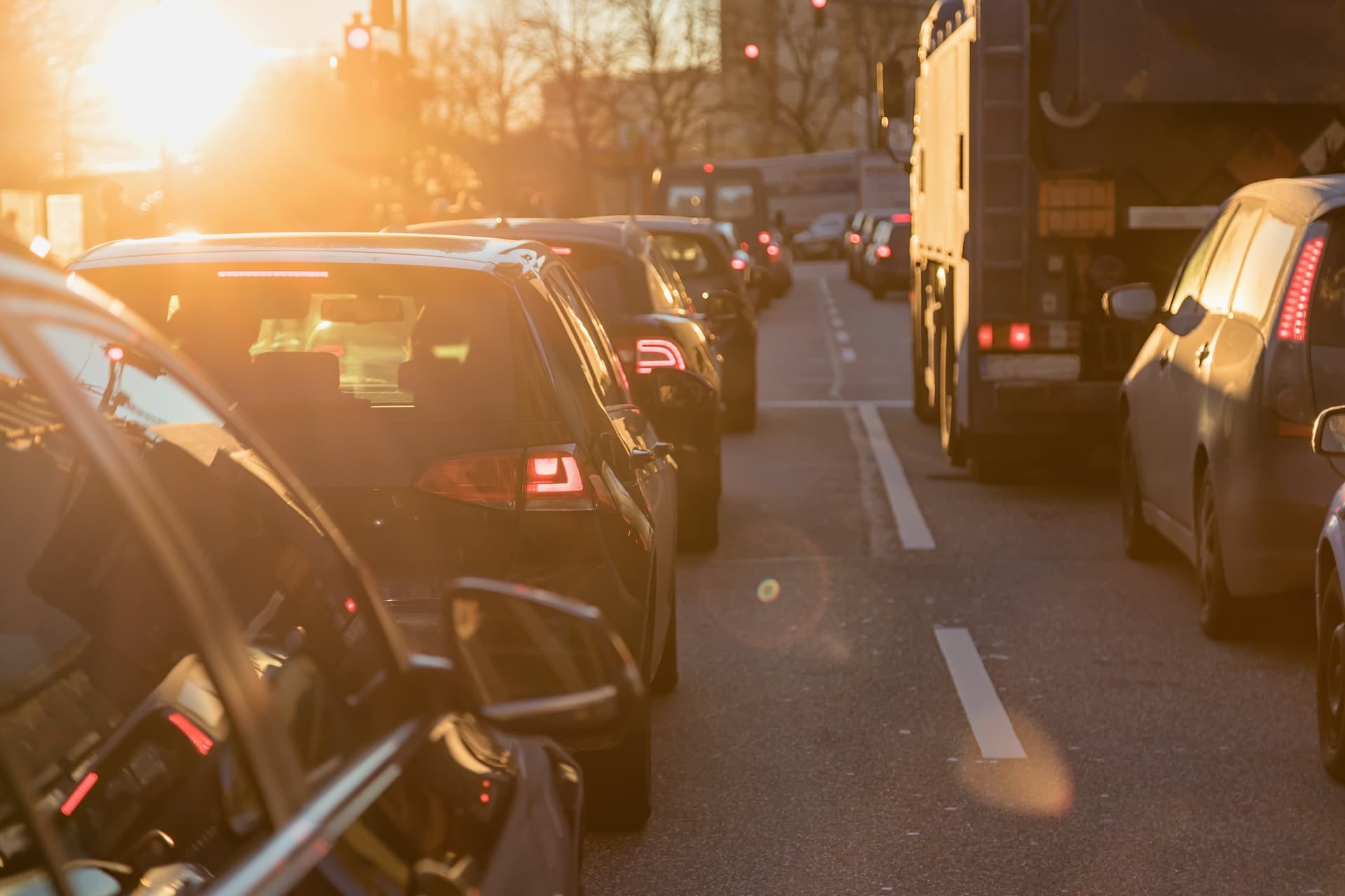 Cover Image for Viele Autohersteller auf CO2-Kurs, VW-Konzern schwächelt